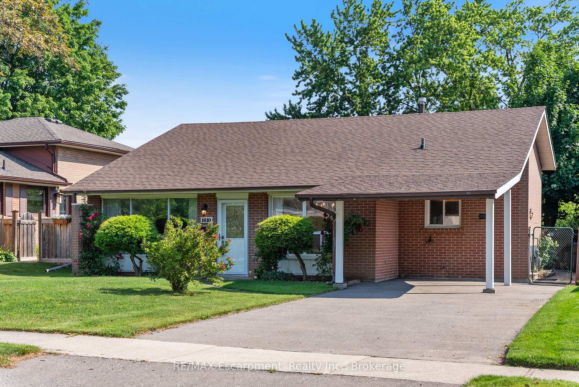Front of 1610 Hobbs Crescent