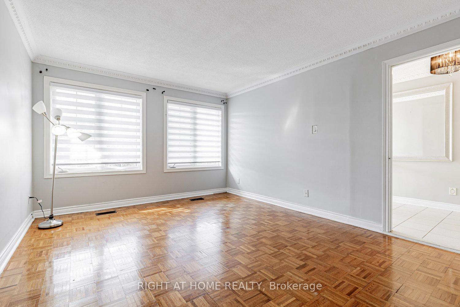 Photo 12 of 2230 Old Rutherford Road, Vaughan, Maple — HOMEH