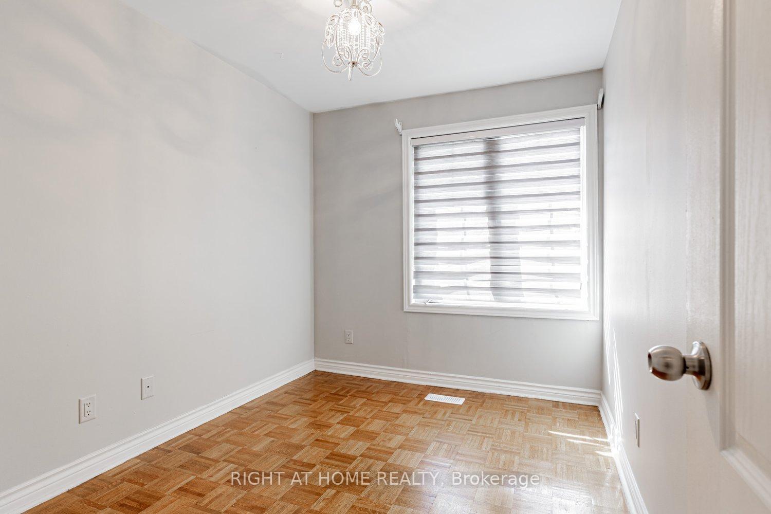 Photo 16 of 2230 Old Rutherford Road, Vaughan, Maple — HOMEH