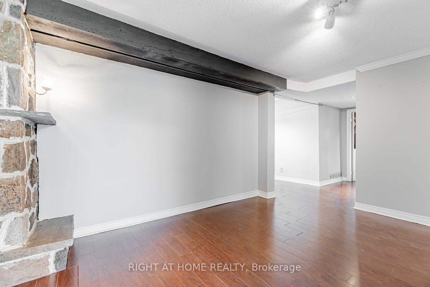 Photo 23 of 2230 Old Rutherford Road, Vaughan, Maple — HOMEH