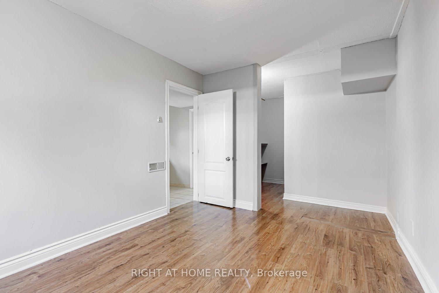 Photo 27 of 2230 Old Rutherford Road, Vaughan, Maple — HOMEH