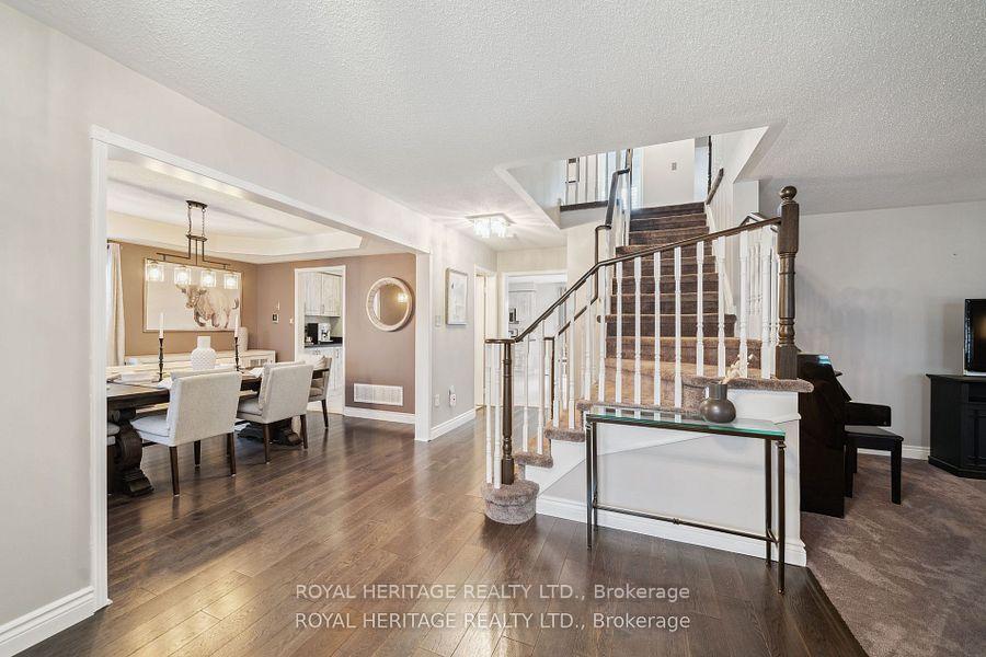 Photo 2 of 57 Croxall Boulevard, Whitby, Brooklin — HOMEH
