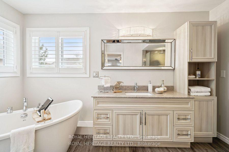Photo 19 of 57 Croxall Boulevard, Whitby, Brooklin — HOMEH