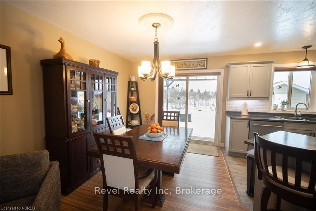 Photo 5 of 196 Dovercourt Road, West Nipissing, Sturgeon Falls — HOMEH