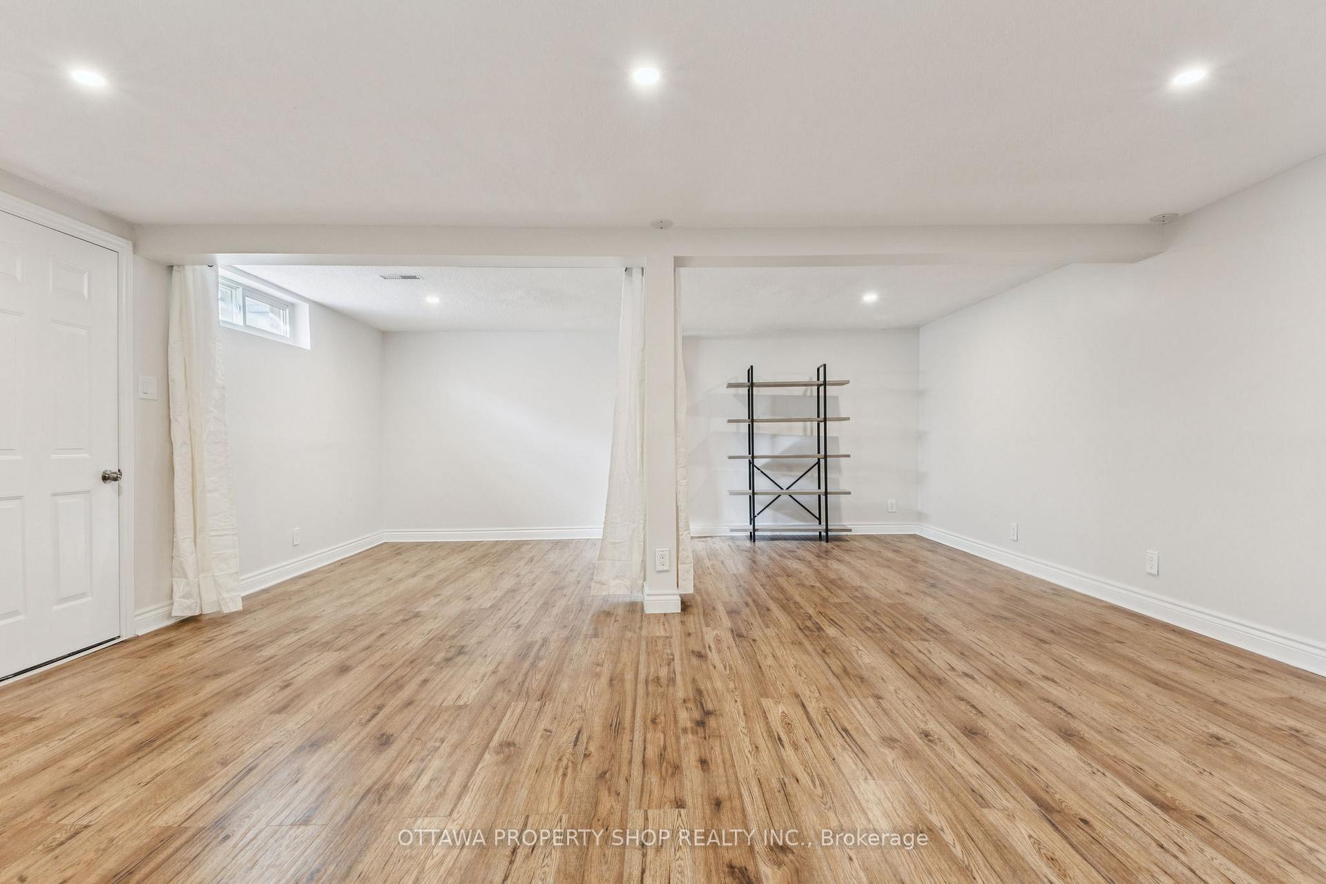 Photo 7 of 46 Flint Court, Ottawa, Barrhaven - Pheasant Run — HOMEH