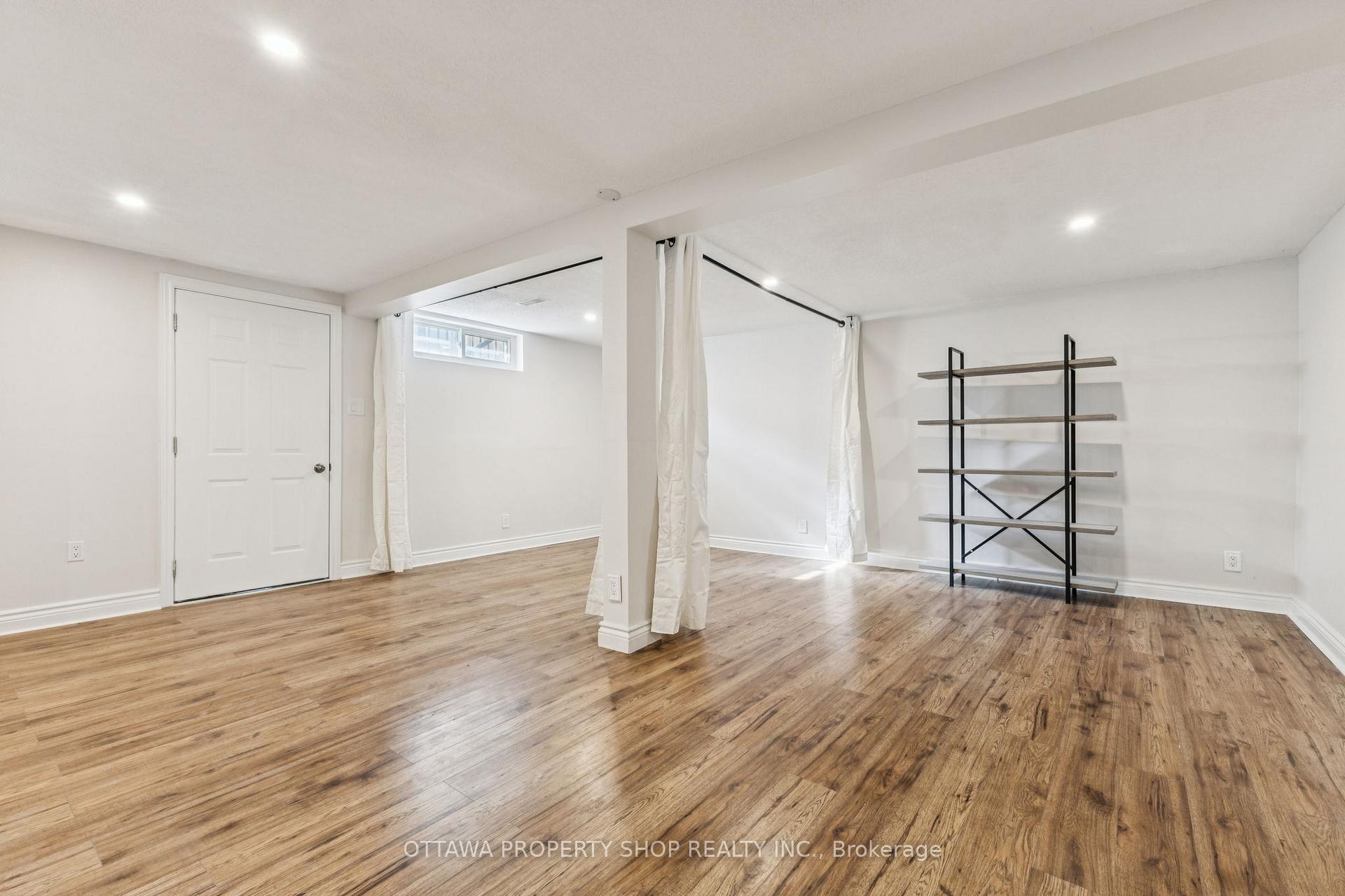 Photo 11 of 46 Flint Court, Ottawa, Barrhaven - Pheasant Run — HOMEH