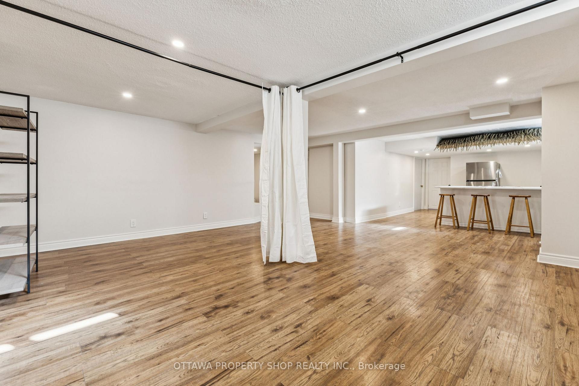 Photo 8 of 46 Flint Court, Ottawa, Barrhaven - Pheasant Run — HOMEH