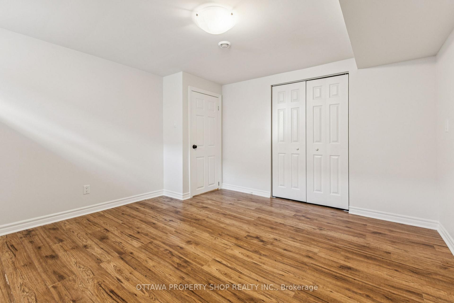 Photo 17 of 46 Flint Court, Ottawa, Barrhaven - Pheasant Run — HOMEH