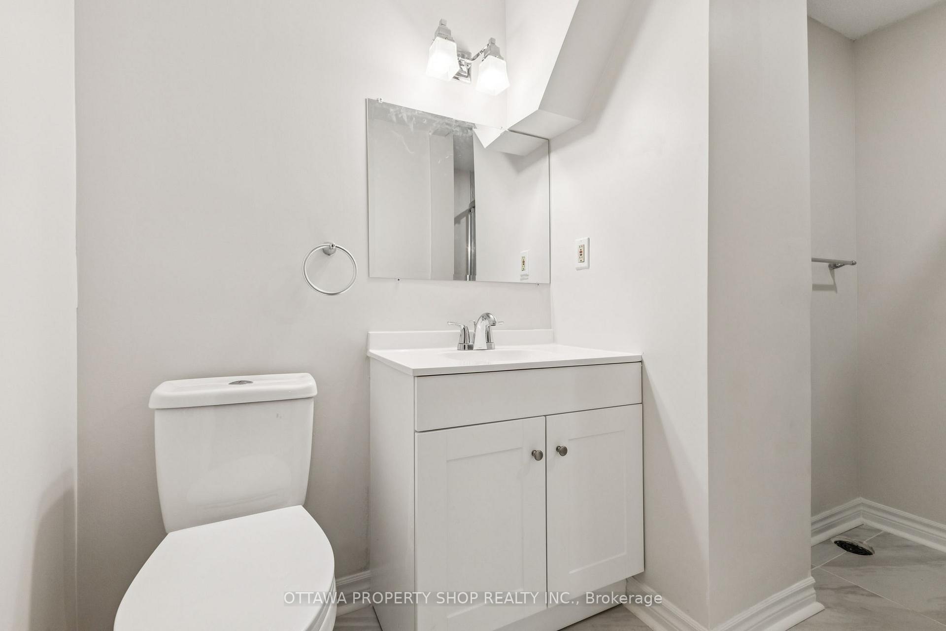 Photo 15 of 46 Flint Court, Ottawa, Barrhaven - Pheasant Run — HOMEH