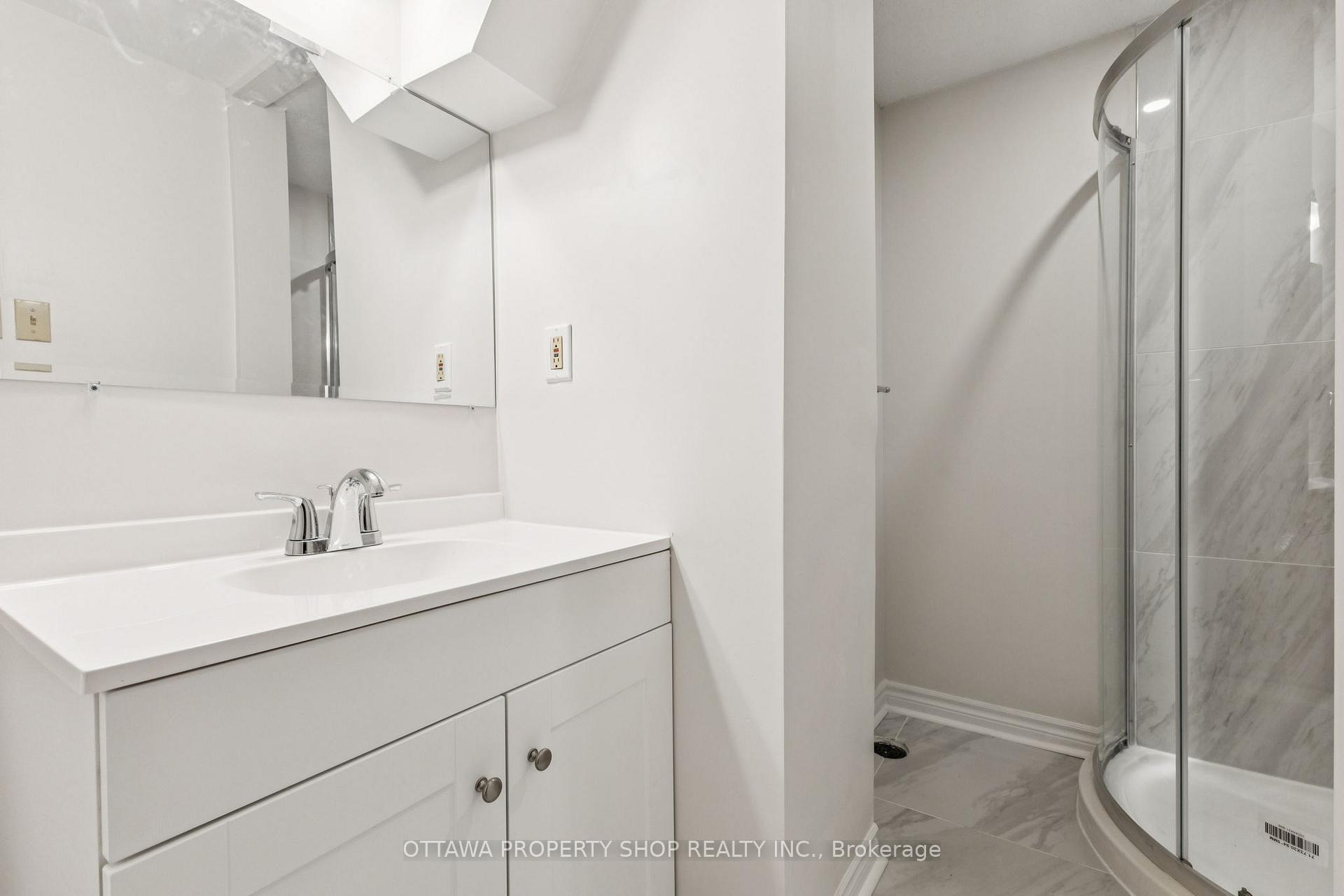 Photo 16 of 46 Flint Court, Ottawa, Barrhaven - Pheasant Run — HOMEH