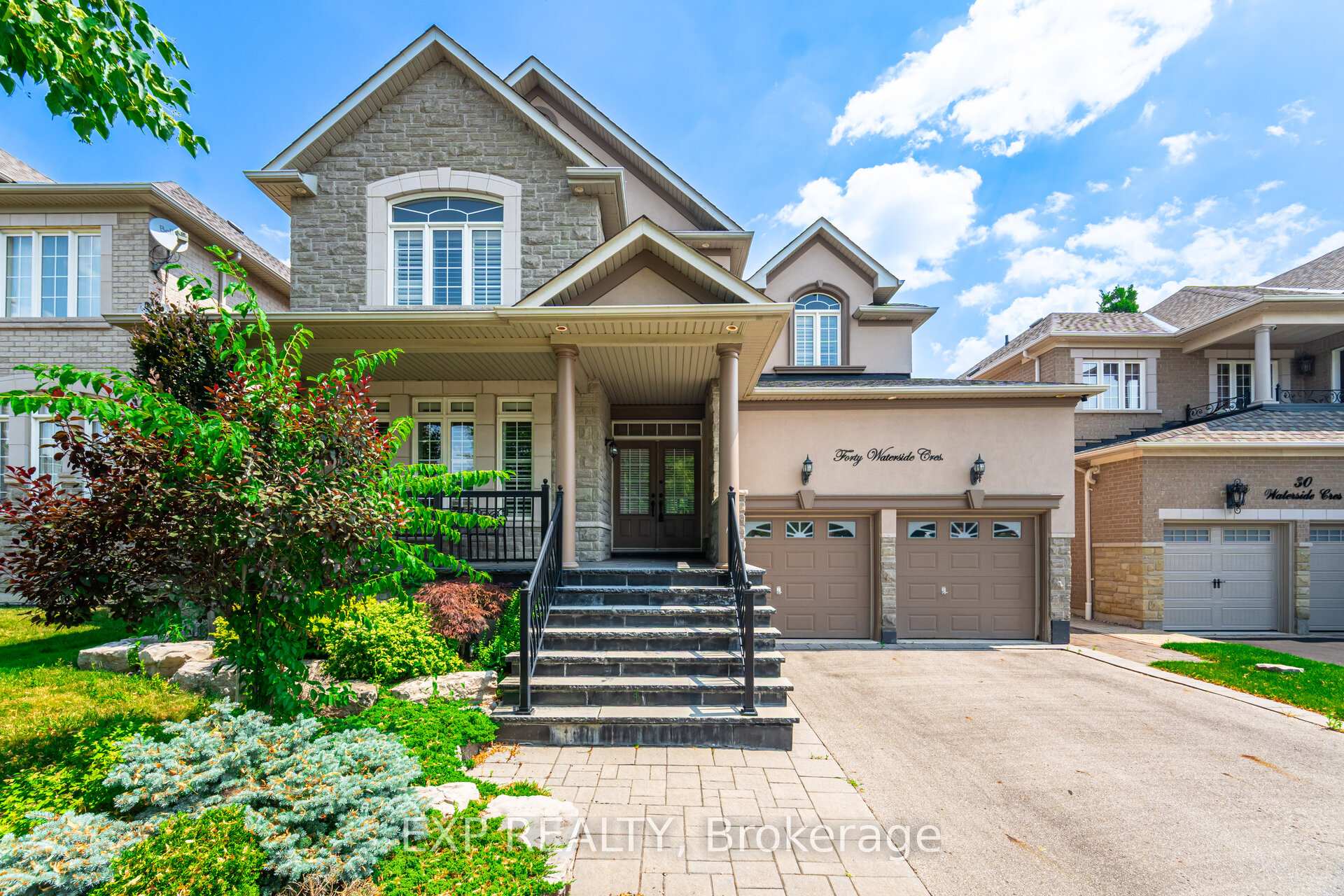 Photo 1 of 40 Waterside Crescent, Vaughan, Maple — HOMEH