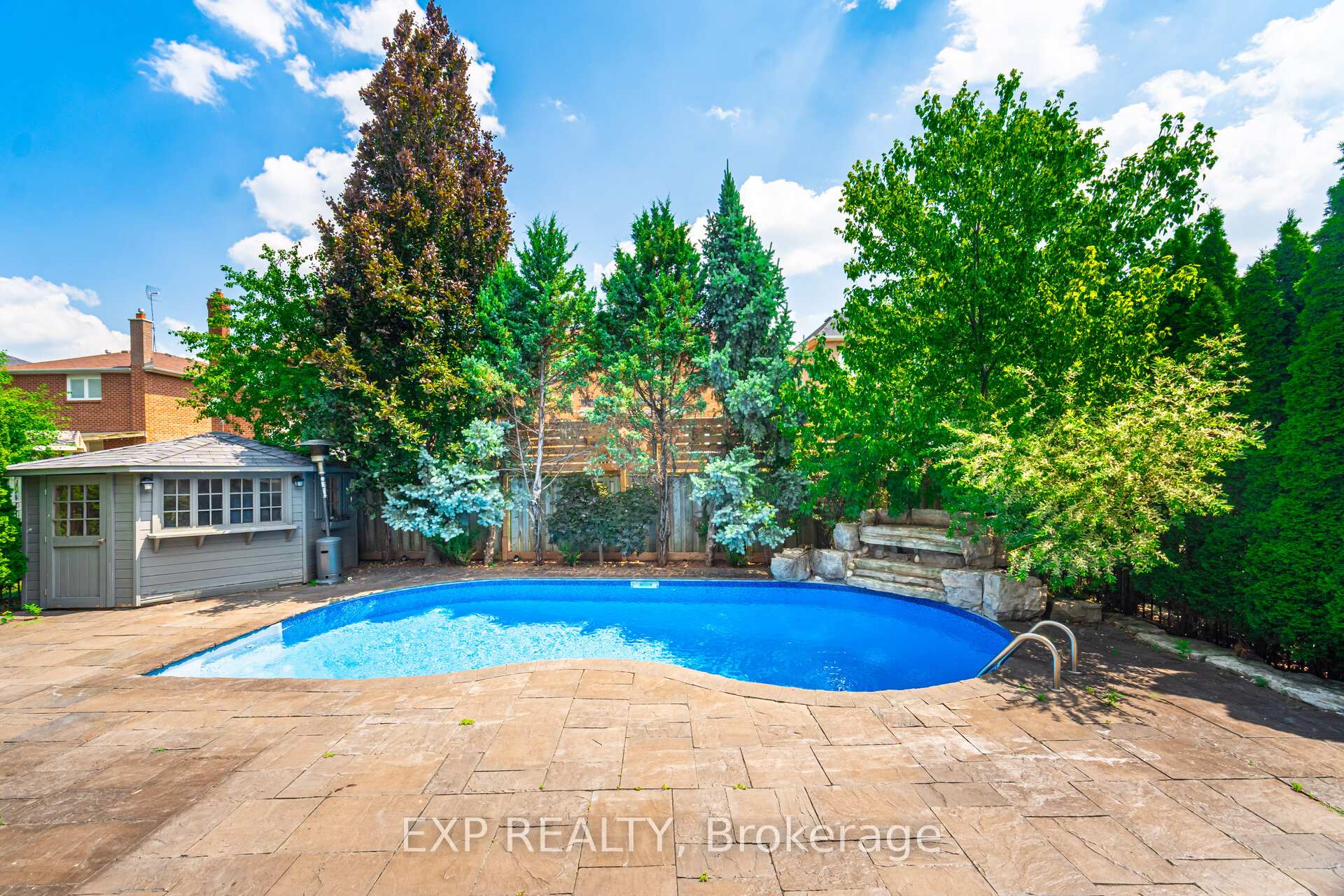 Photo 3 of 40 Waterside Crescent, Vaughan, Maple — HOMEH