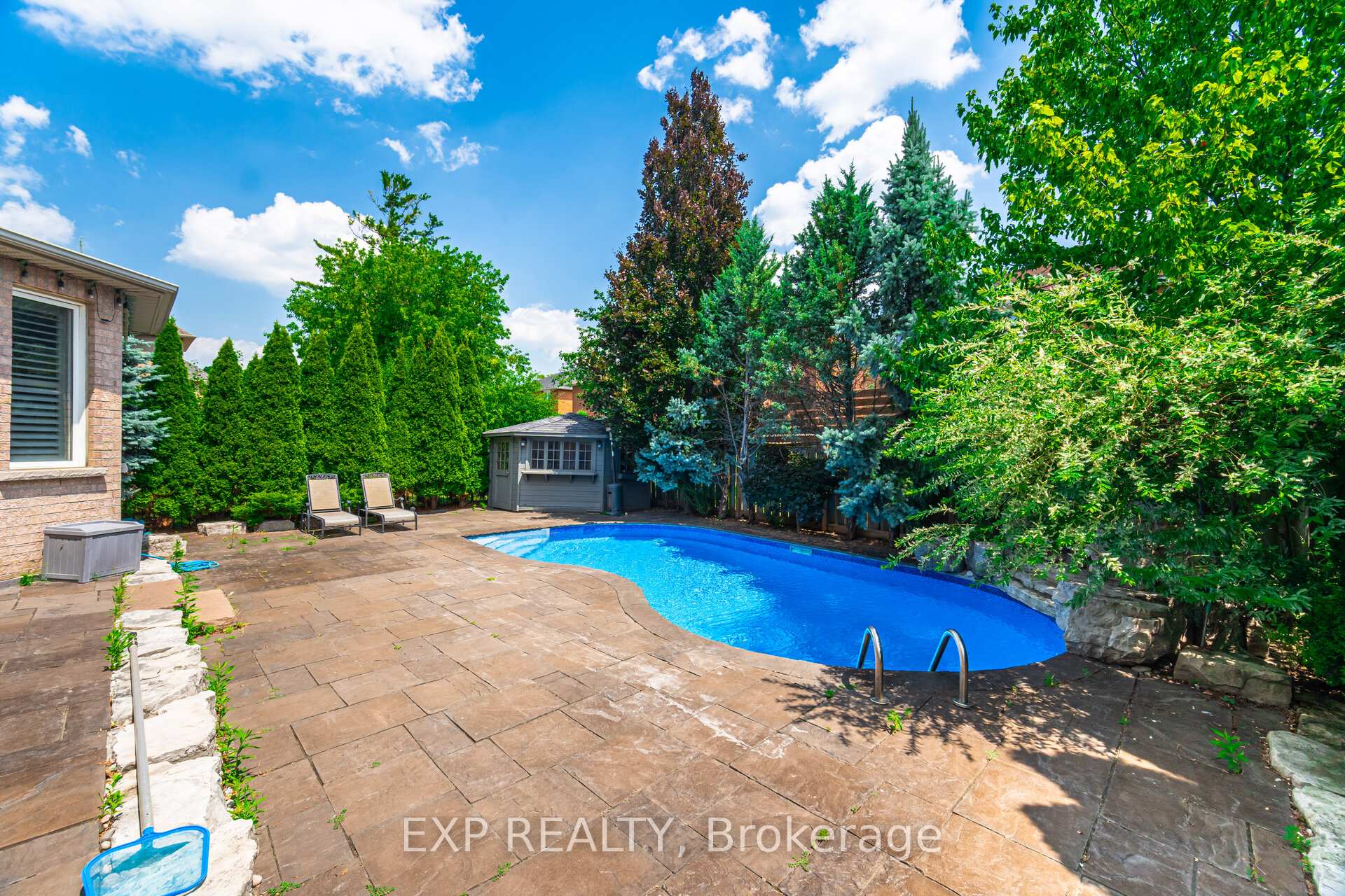 Photo 4 of 40 Waterside Crescent, Vaughan, Maple — HOMEH