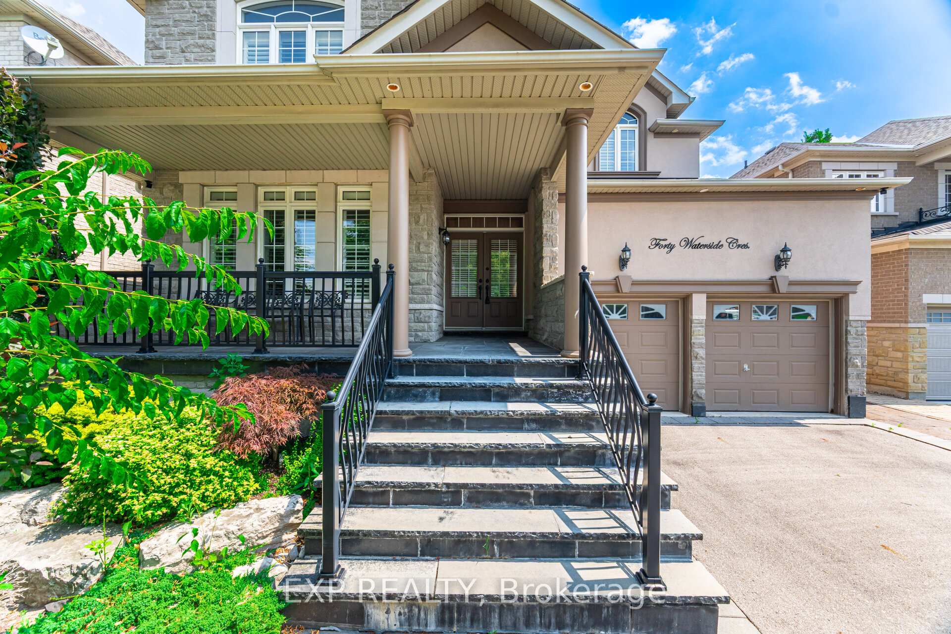 Photo 6 of 40 Waterside Crescent, Vaughan, Maple — HOMEH