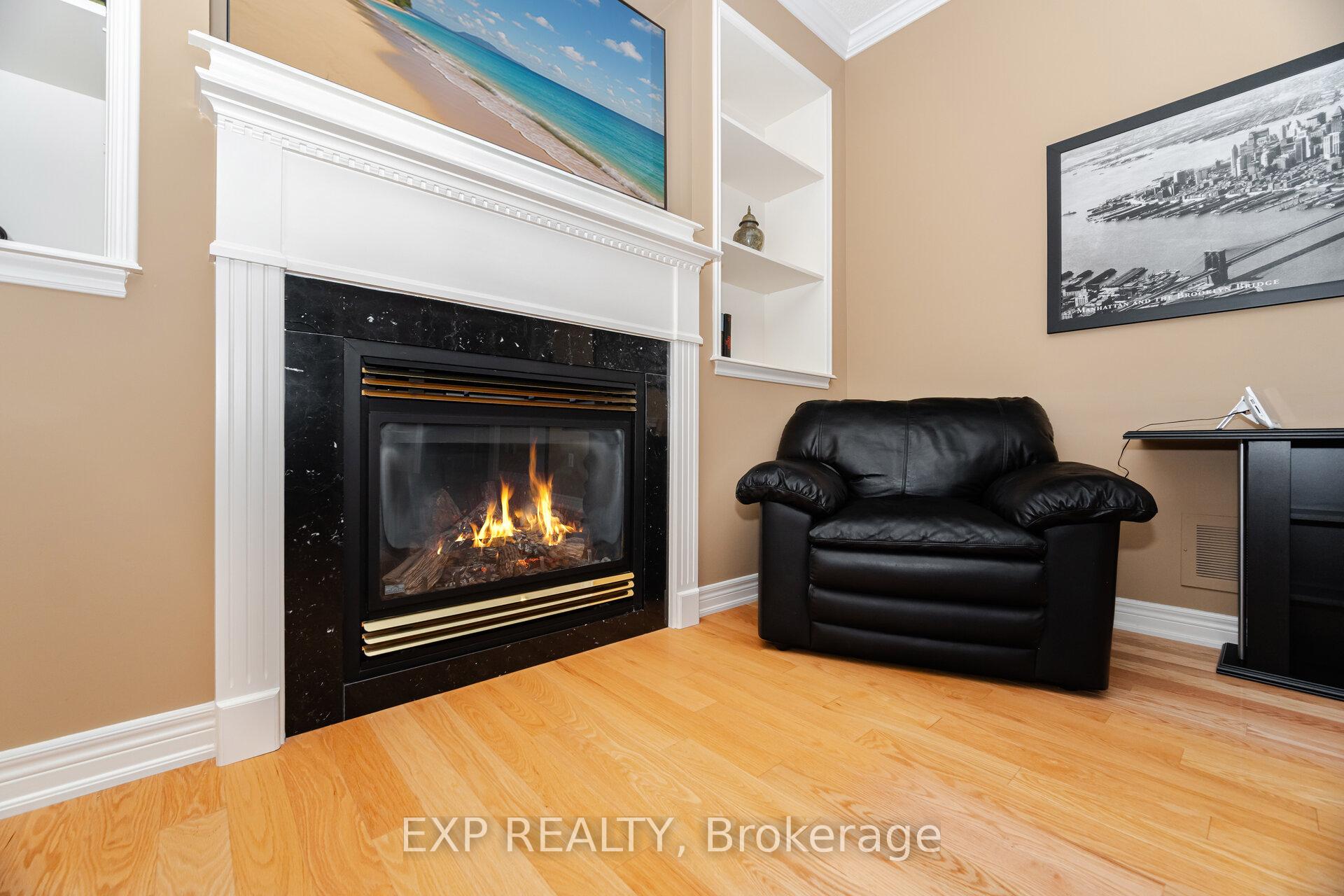 Photo 19 of 40 Waterside Crescent, Vaughan, Maple — HOMEH