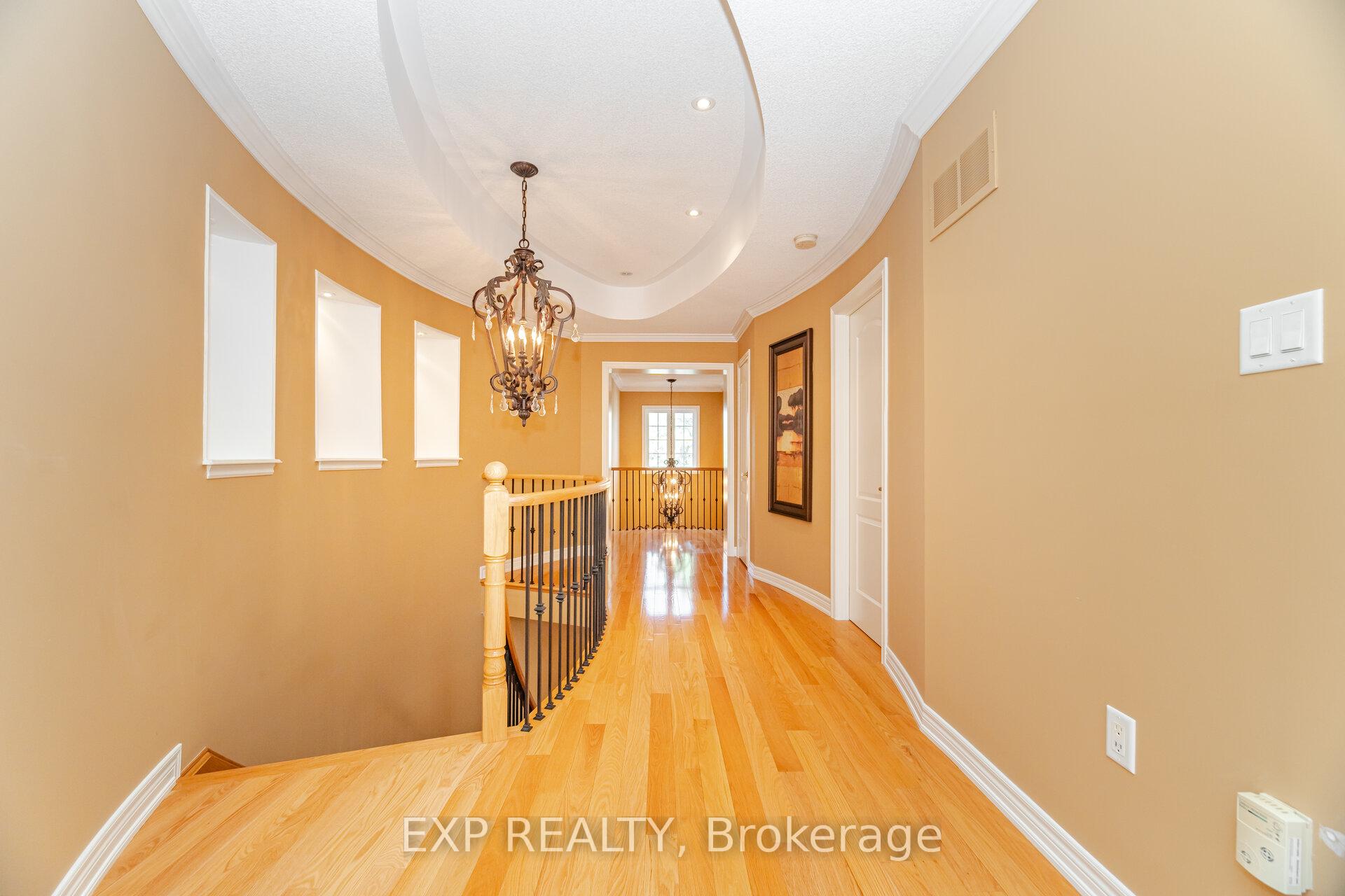 Photo 23 of 40 Waterside Crescent, Vaughan, Maple — HOMEH