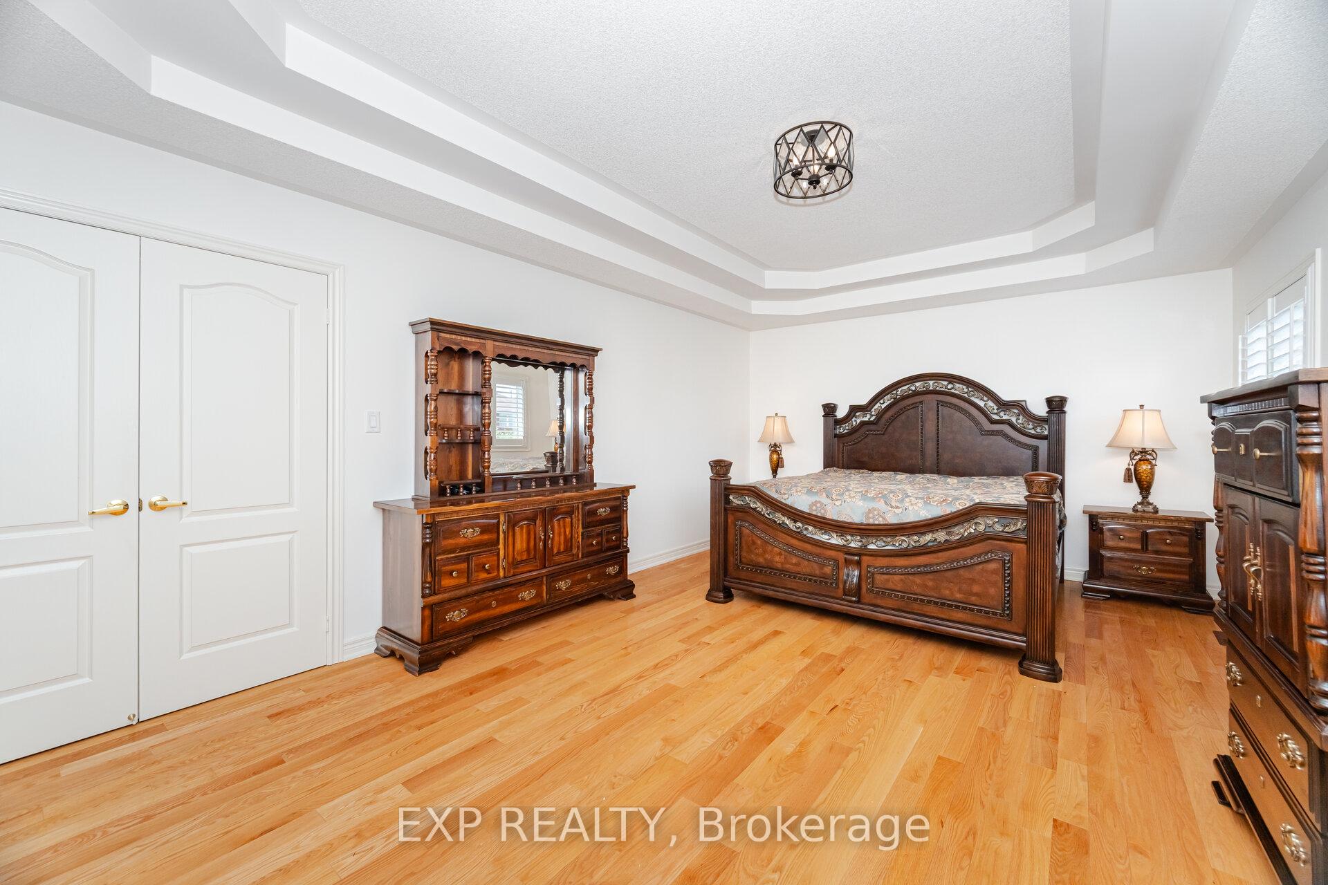 Photo 24 of 40 Waterside Crescent, Vaughan, Maple — HOMEH
