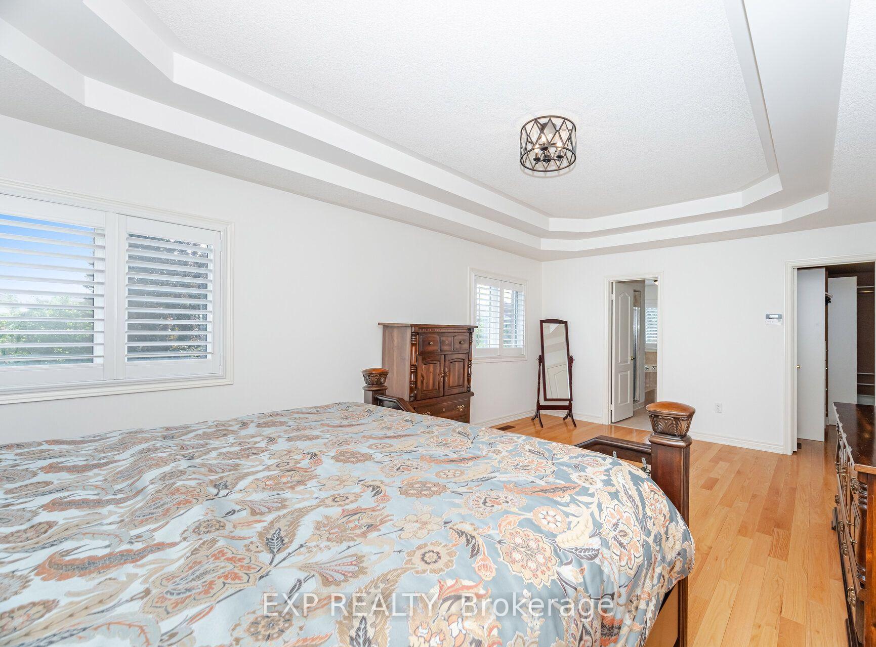 Photo 25 of 40 Waterside Crescent, Vaughan, Maple — HOMEH