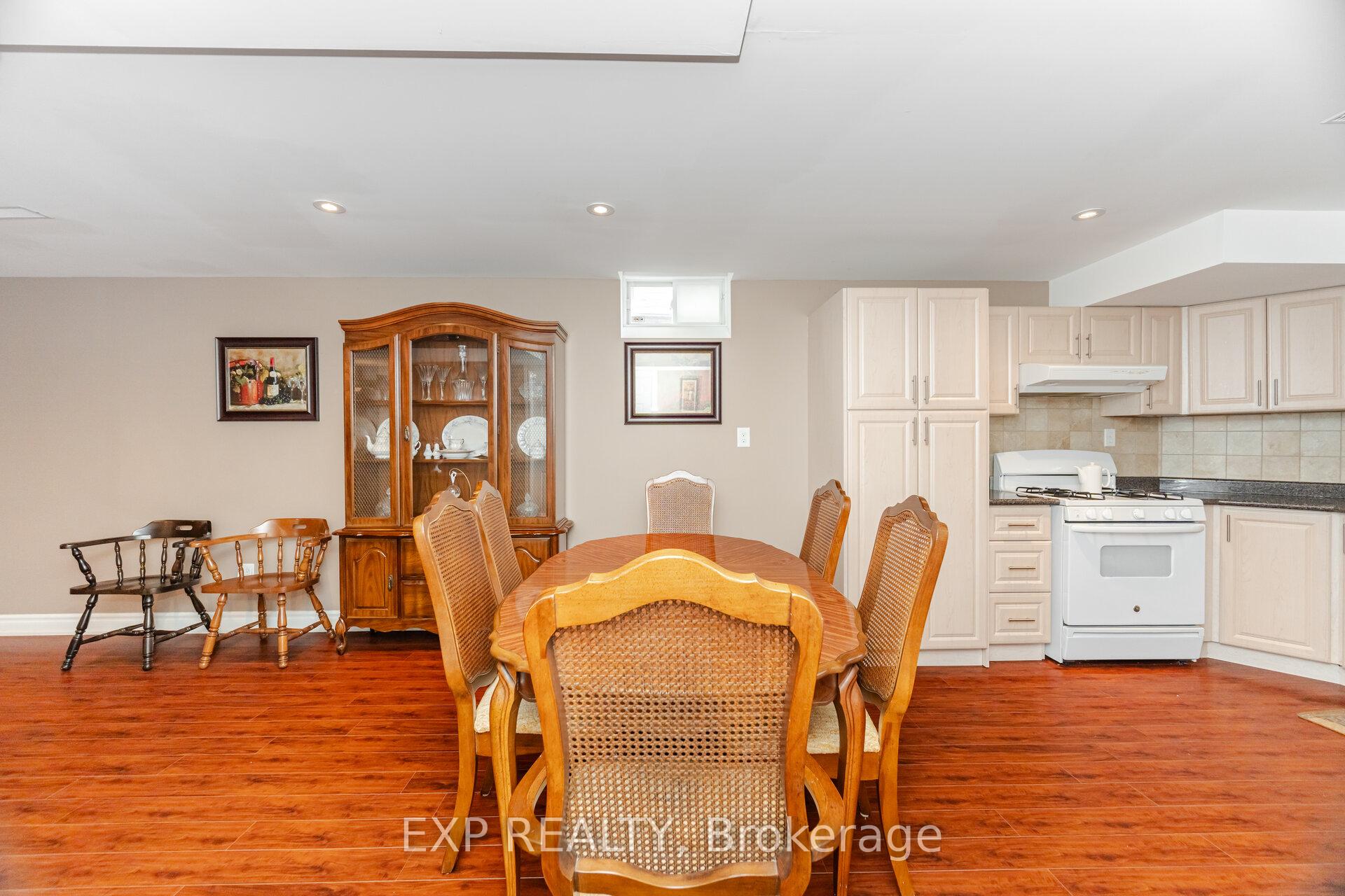 Photo 40 of 40 Waterside Crescent, Vaughan, Maple — HOMEH