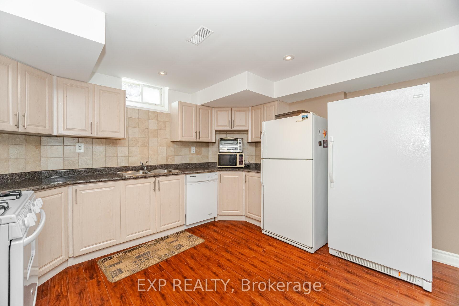 Photo 42 of 40 Waterside Crescent, Vaughan, Maple — HOMEH