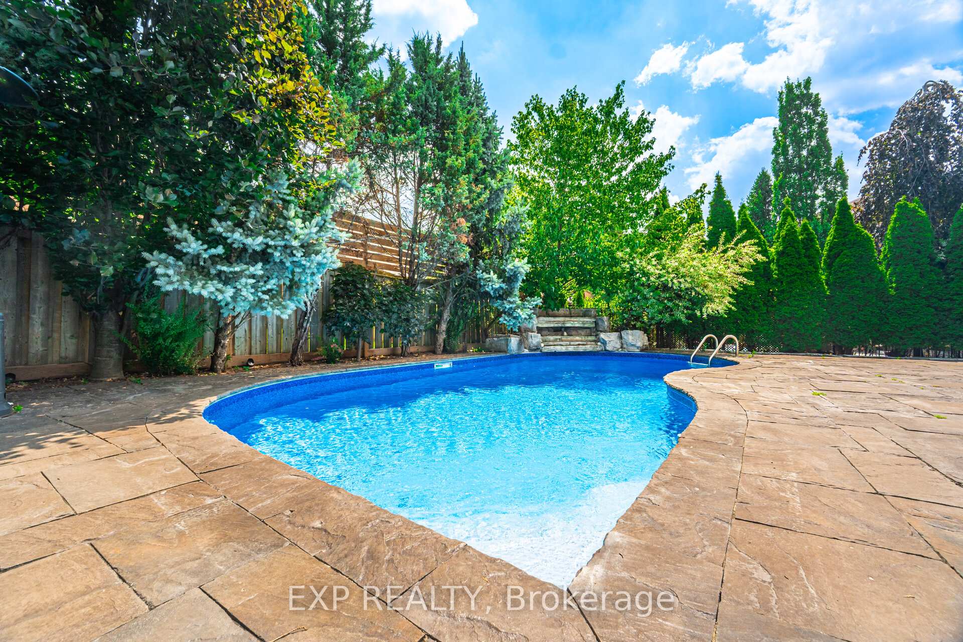 Photo 46 of 40 Waterside Crescent, Vaughan, Maple — HOMEH