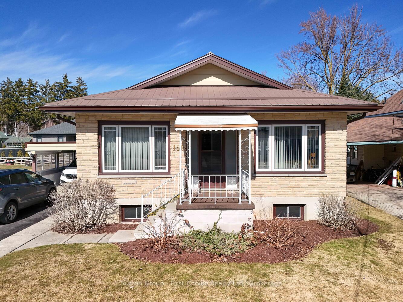 Front of 155 Montreal Street