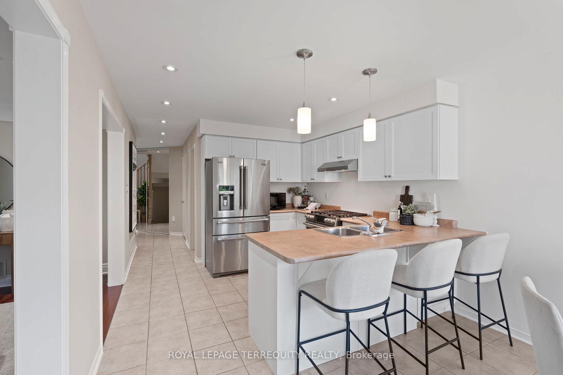 Photo 10 of 74 Samandria Avenue, Whitby, Taunton North — HOMEH