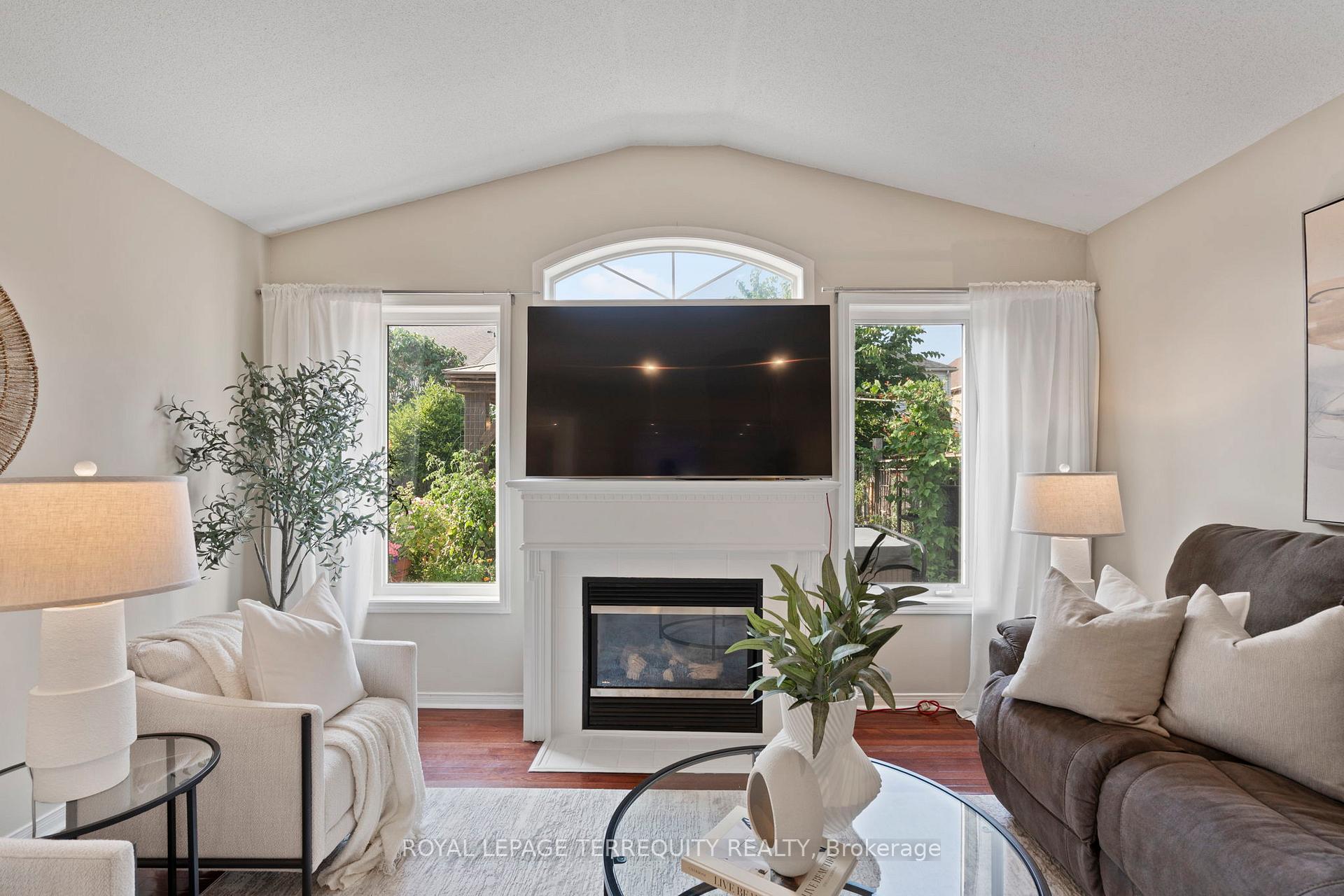 Photo 19 of 74 Samandria Avenue, Whitby, Taunton North — HOMEH