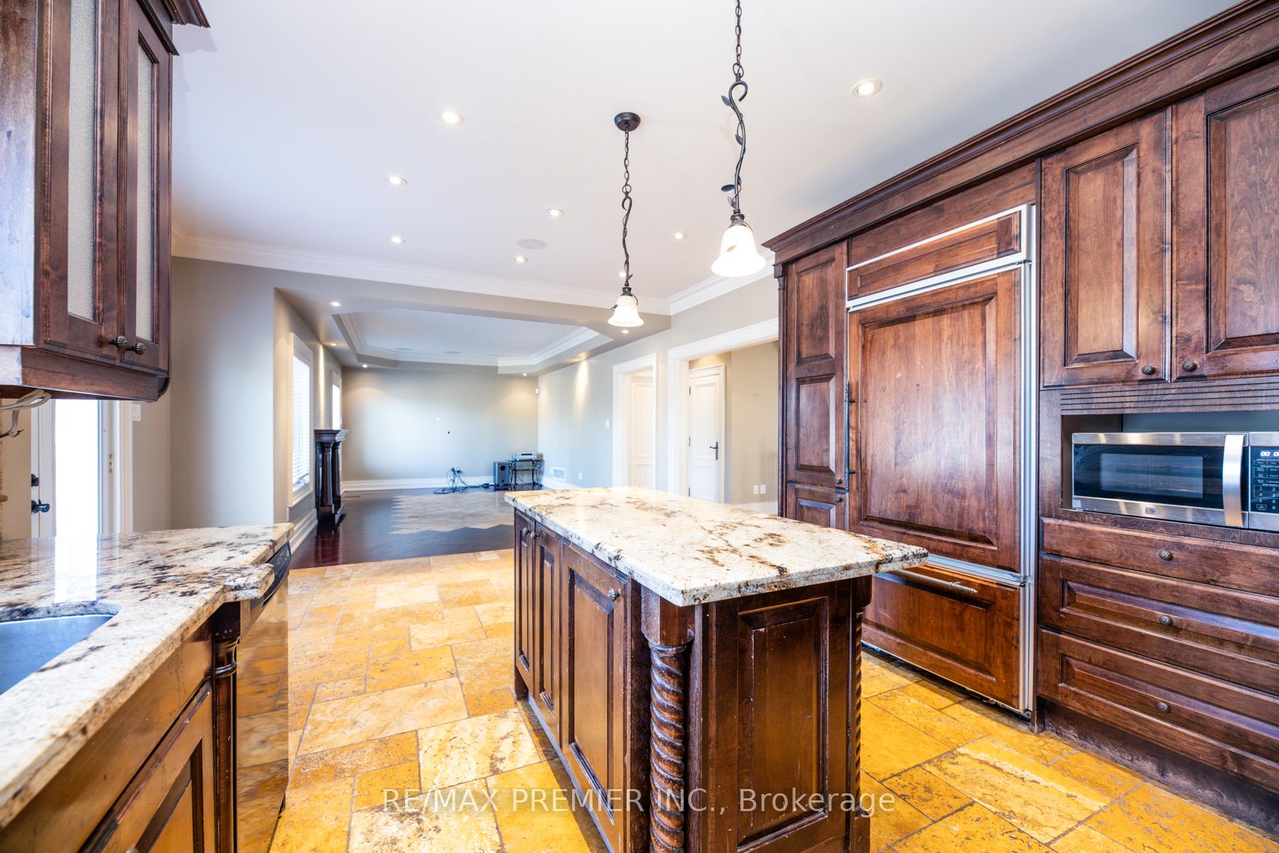 Photo 19 of 130 Windrose Court, Vaughan, East Woodbridge — HOMEH