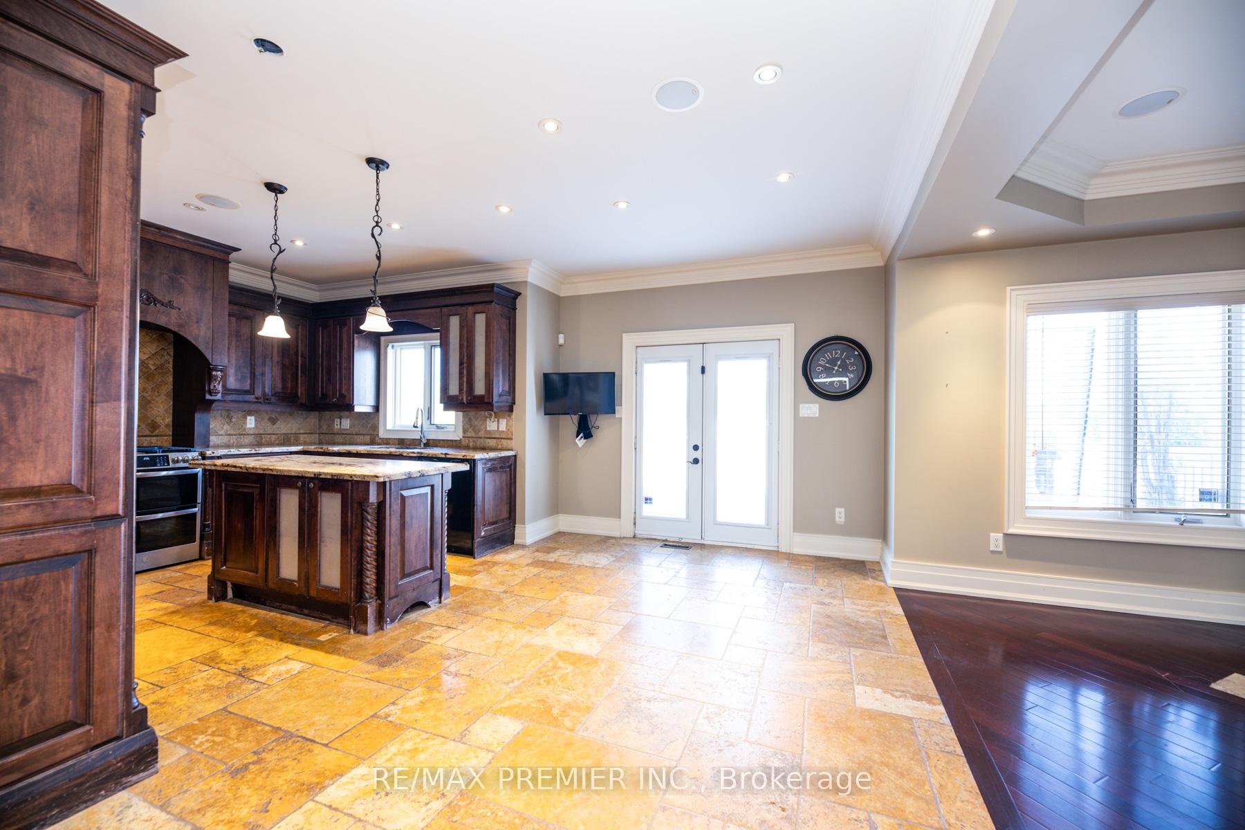 Photo 20 of 130 Windrose Court, Vaughan, East Woodbridge — HOMEH
