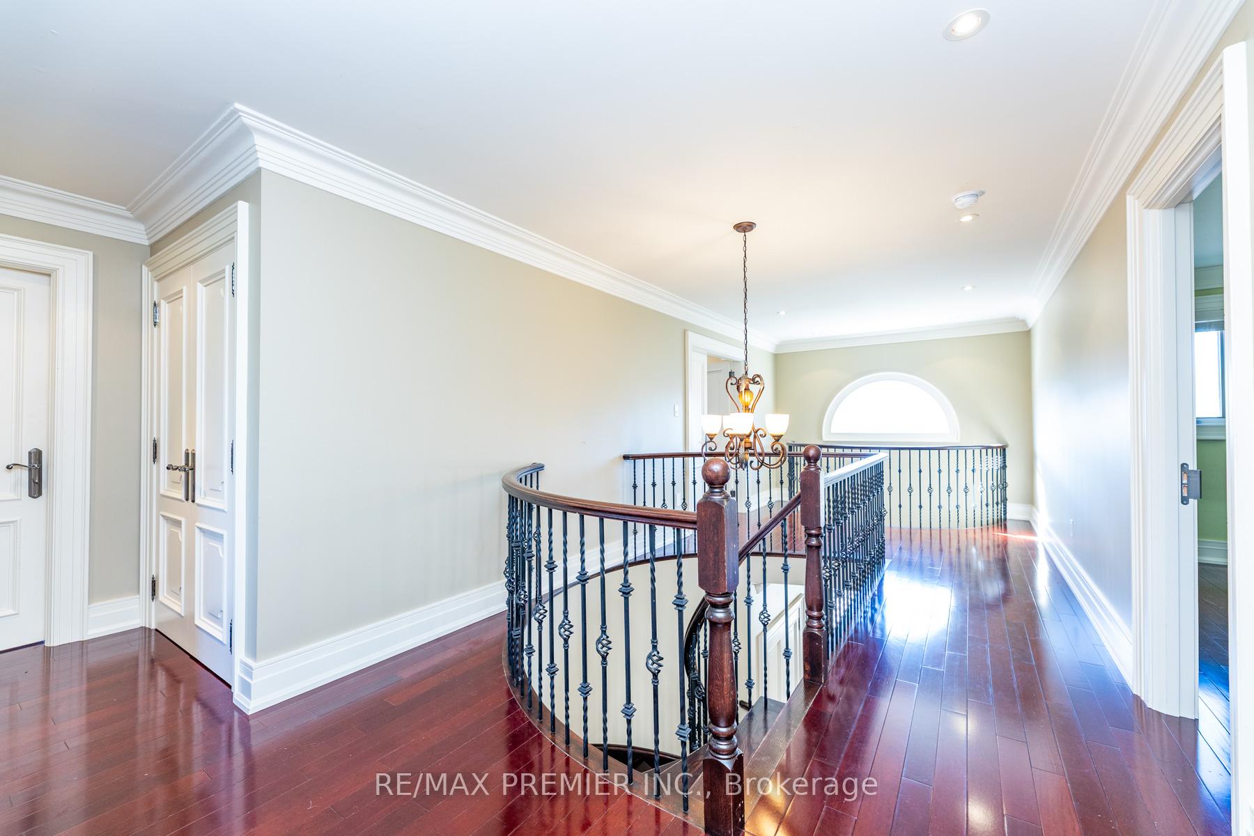 Photo 22 of 130 Windrose Court, Vaughan, East Woodbridge — HOMEH