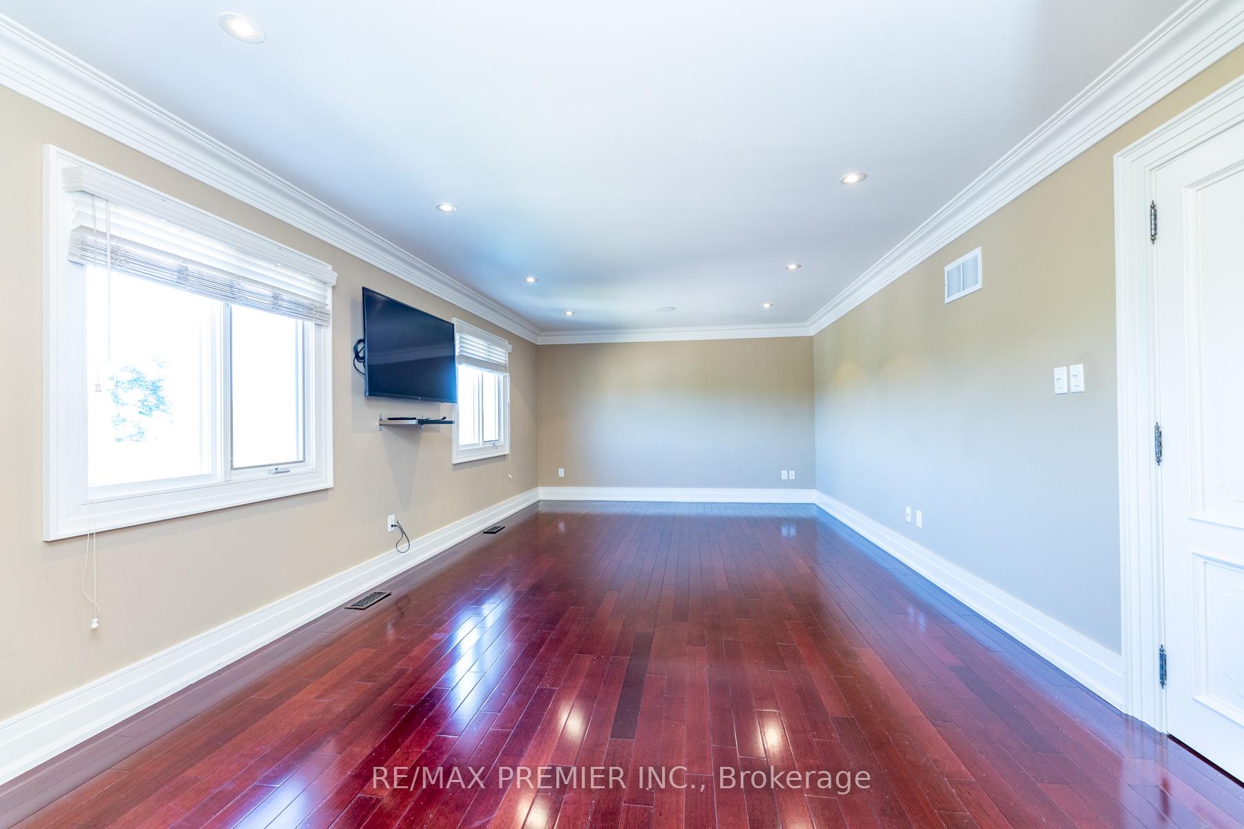 Photo 24 of 130 Windrose Court, Vaughan, East Woodbridge — HOMEH