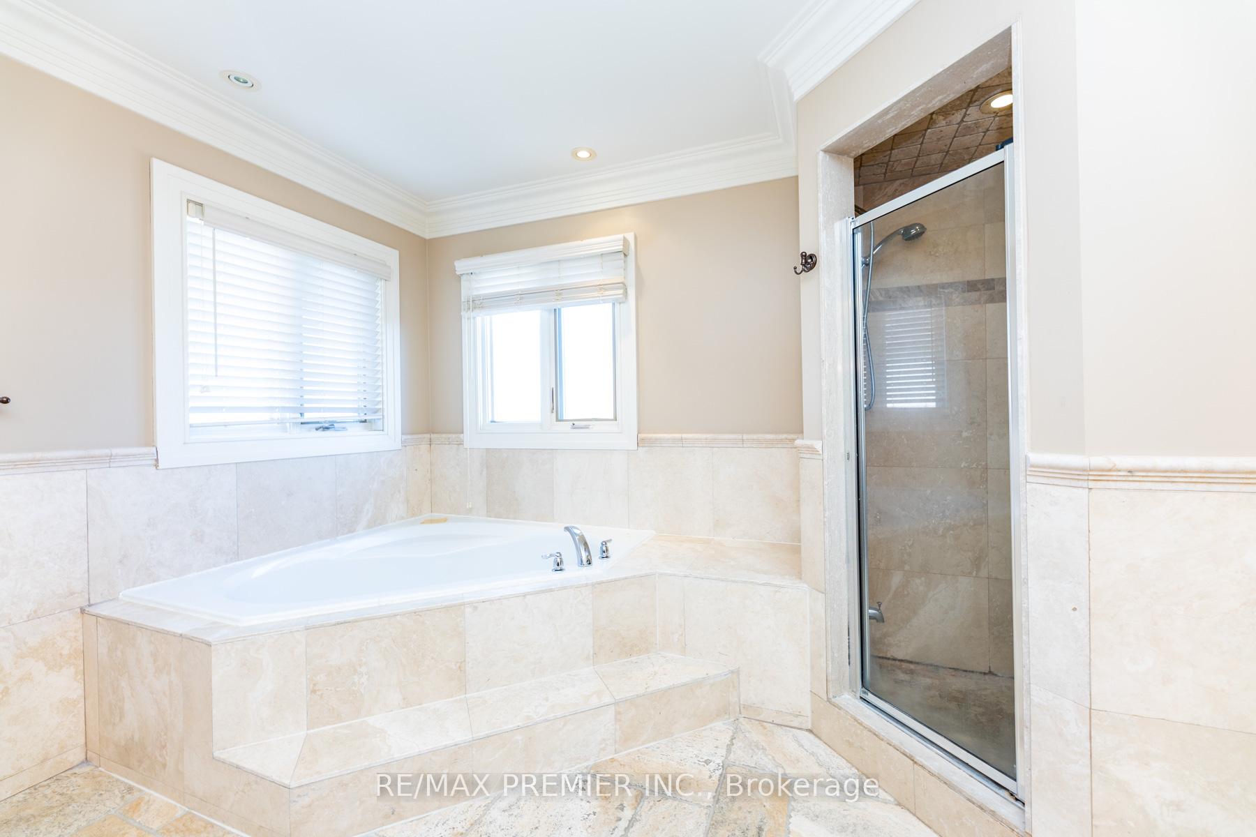 Photo 26 of 130 Windrose Court, Vaughan, East Woodbridge — HOMEH