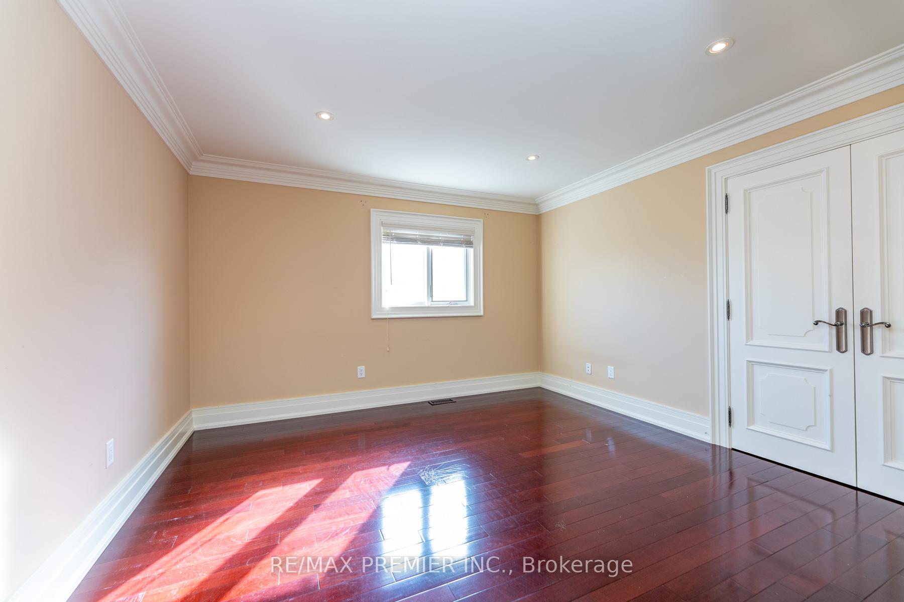 Photo 27 of 130 Windrose Court, Vaughan, East Woodbridge — HOMEH