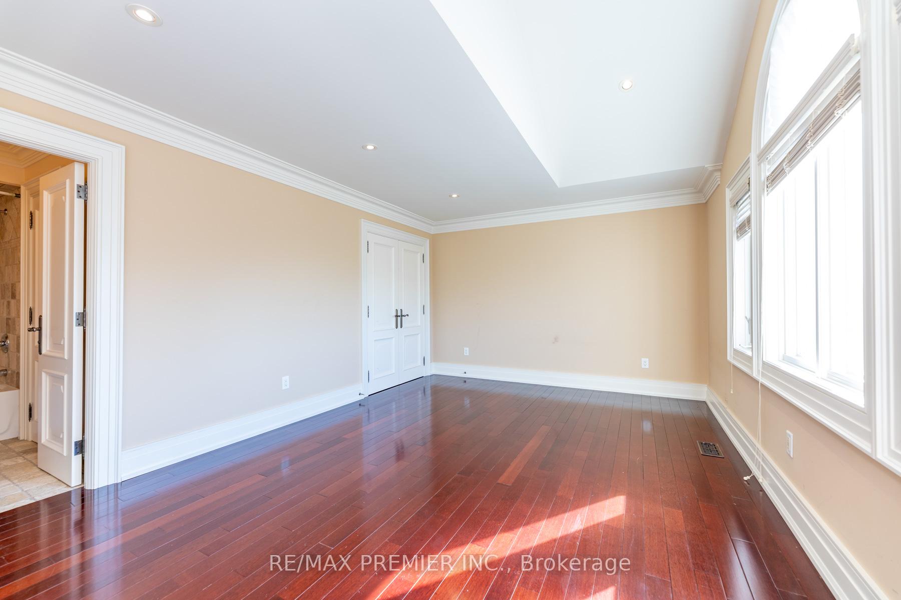 Photo 30 of 130 Windrose Court, Vaughan, East Woodbridge — HOMEH