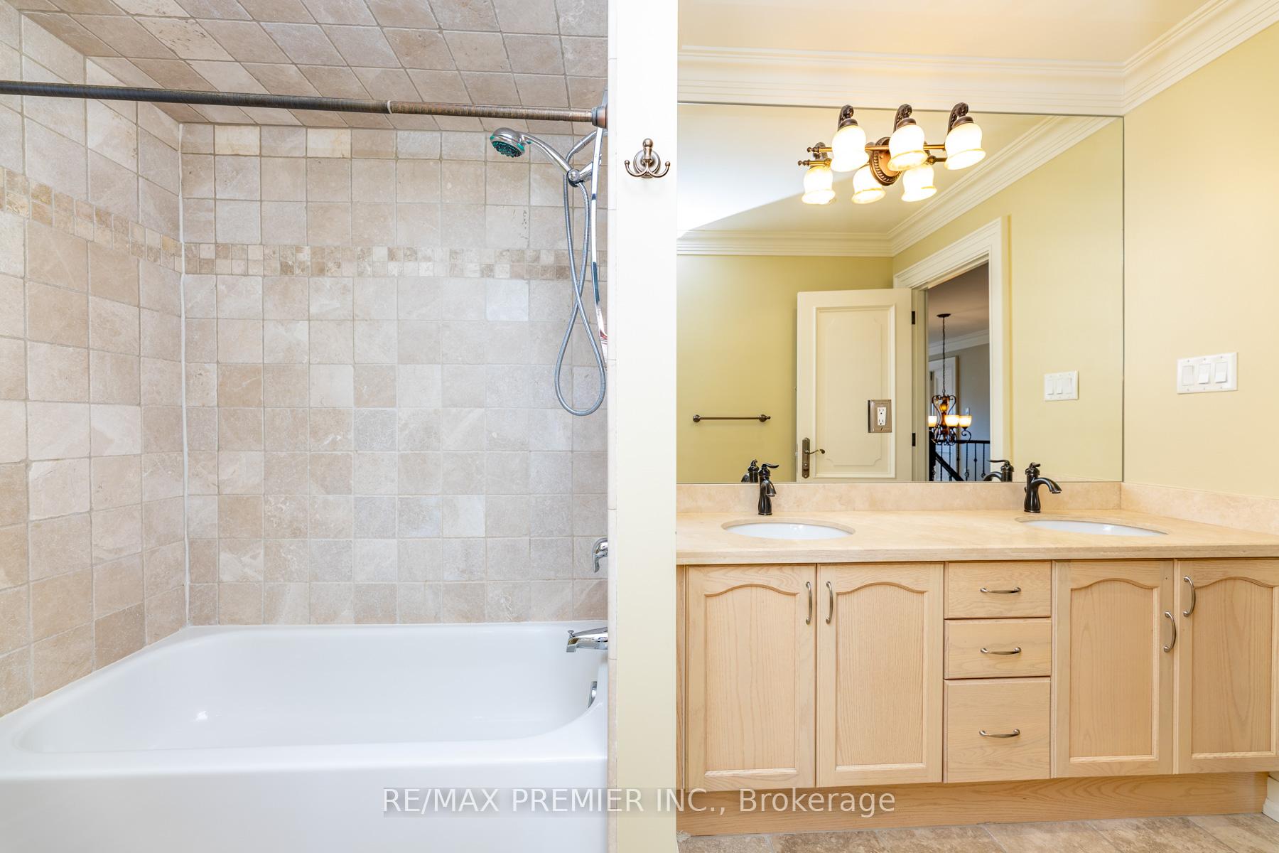 Photo 32 of 130 Windrose Court, Vaughan, East Woodbridge — HOMEH