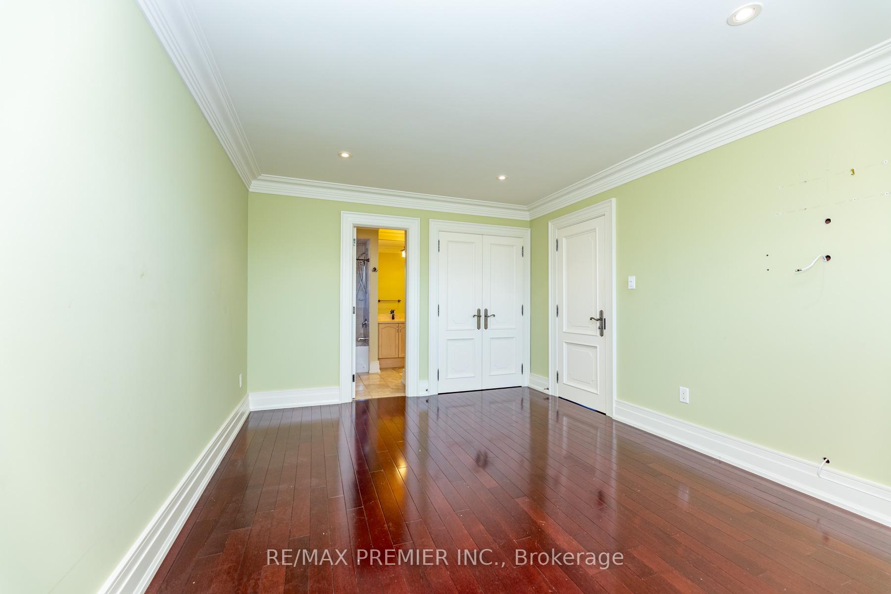 Photo 34 of 130 Windrose Court, Vaughan, East Woodbridge — HOMEH