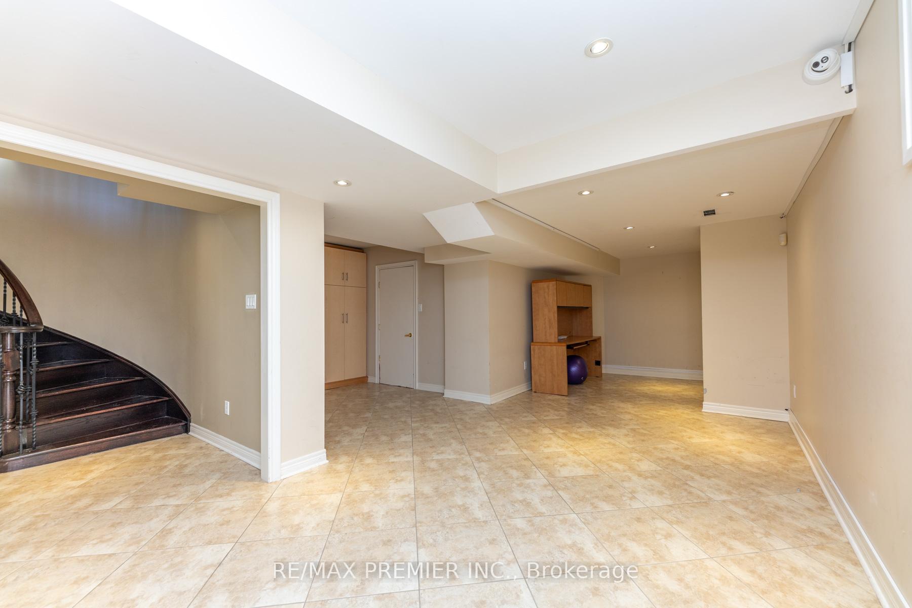 Photo 36 of 130 Windrose Court, Vaughan, East Woodbridge — HOMEH