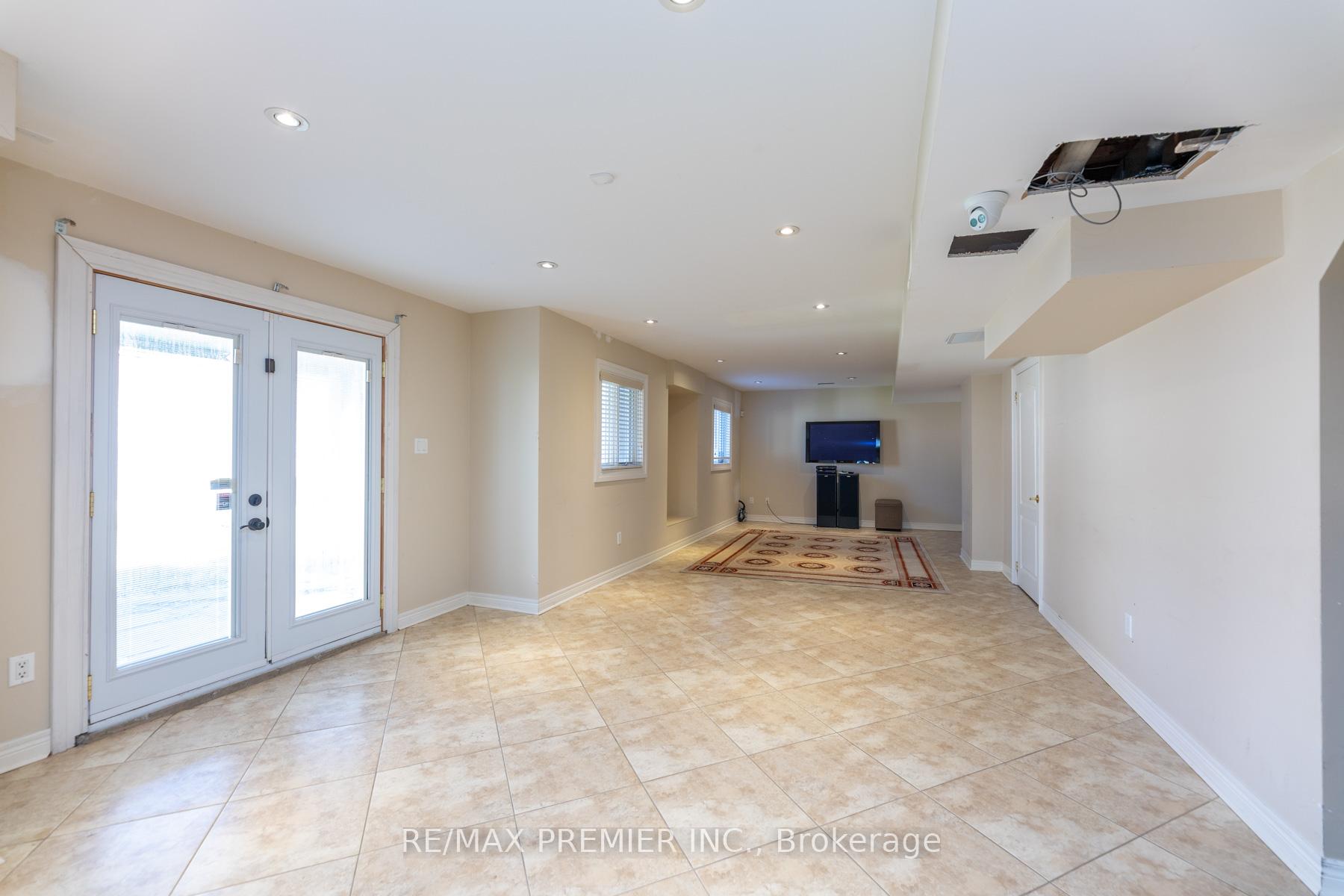 Photo 43 of 130 Windrose Court, Vaughan, East Woodbridge — HOMEH