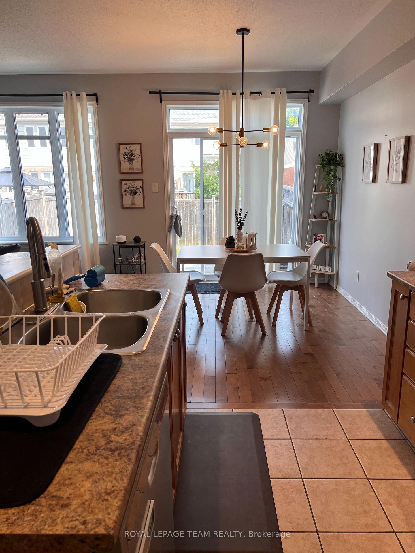 Photo 7 of 747 Nakina Way, Ottawa, Riverside South/Gloucester Glen — HOMEH