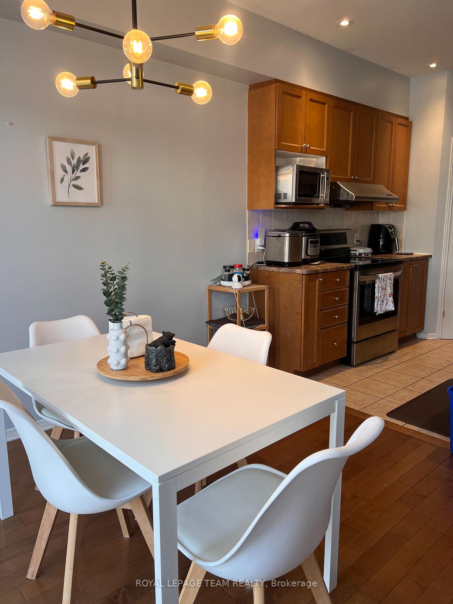 Photo 9 of 747 Nakina Way, Ottawa, Riverside South/Gloucester Glen — HOMEH
