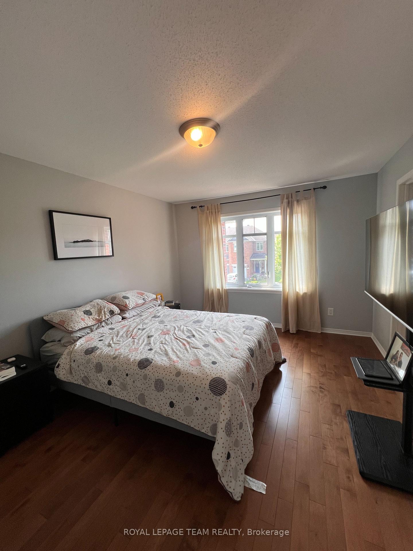 Photo 10 of 747 Nakina Way, Ottawa, Riverside South/Gloucester Glen — HOMEH