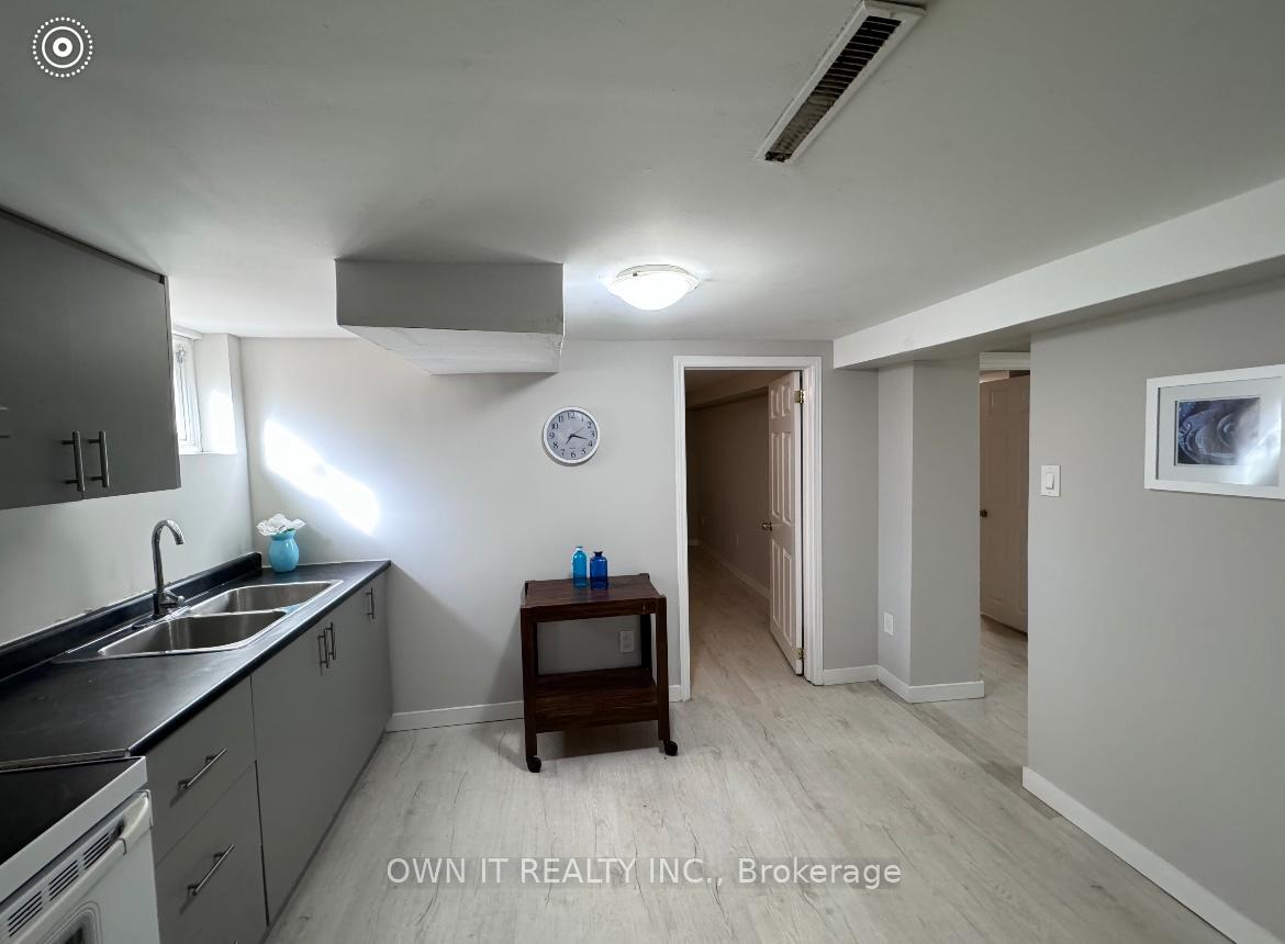 Photo 5 of 162 Allen Street E, Waterloo — HOMEH