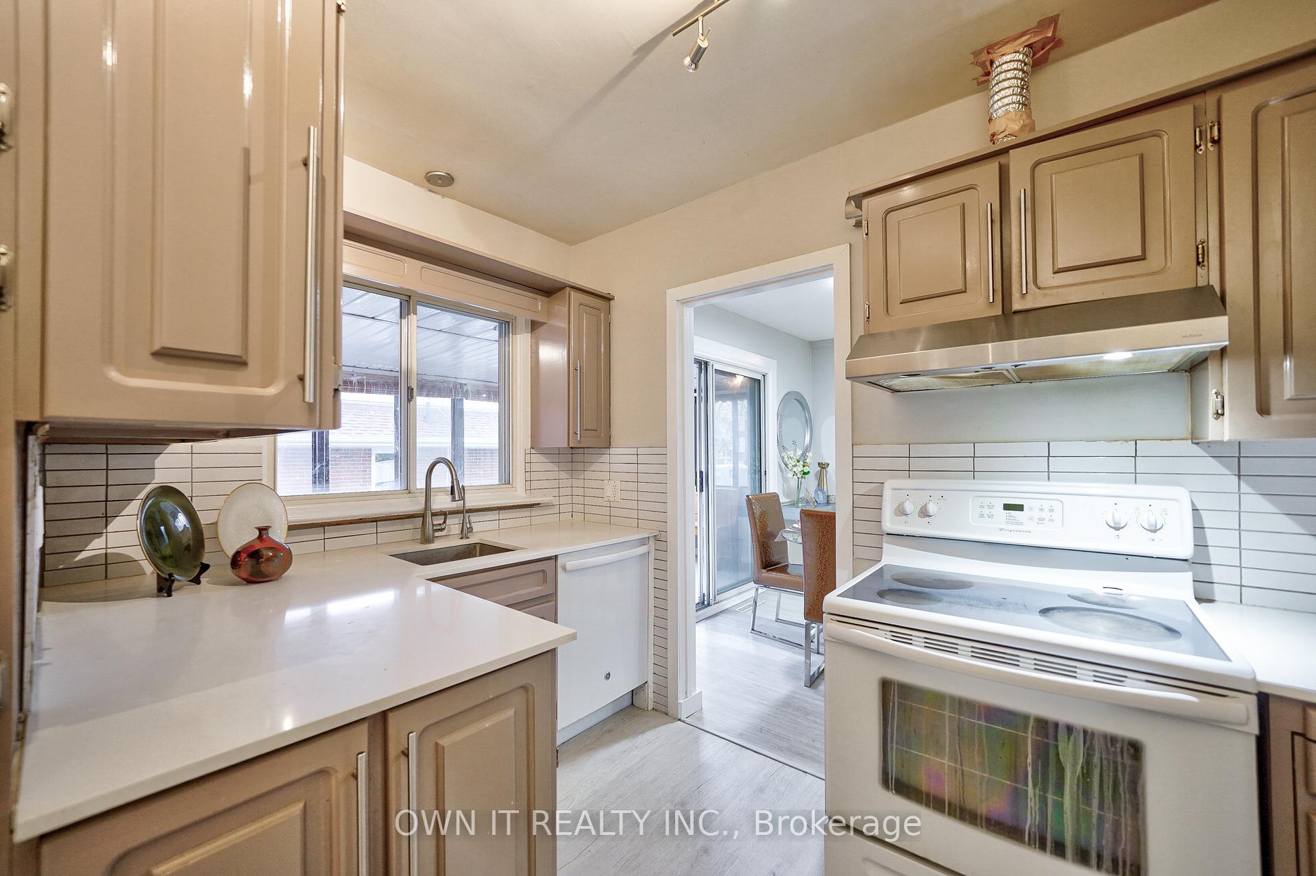 Photo 20 of 162 Allen Street E, Waterloo — HOMEH