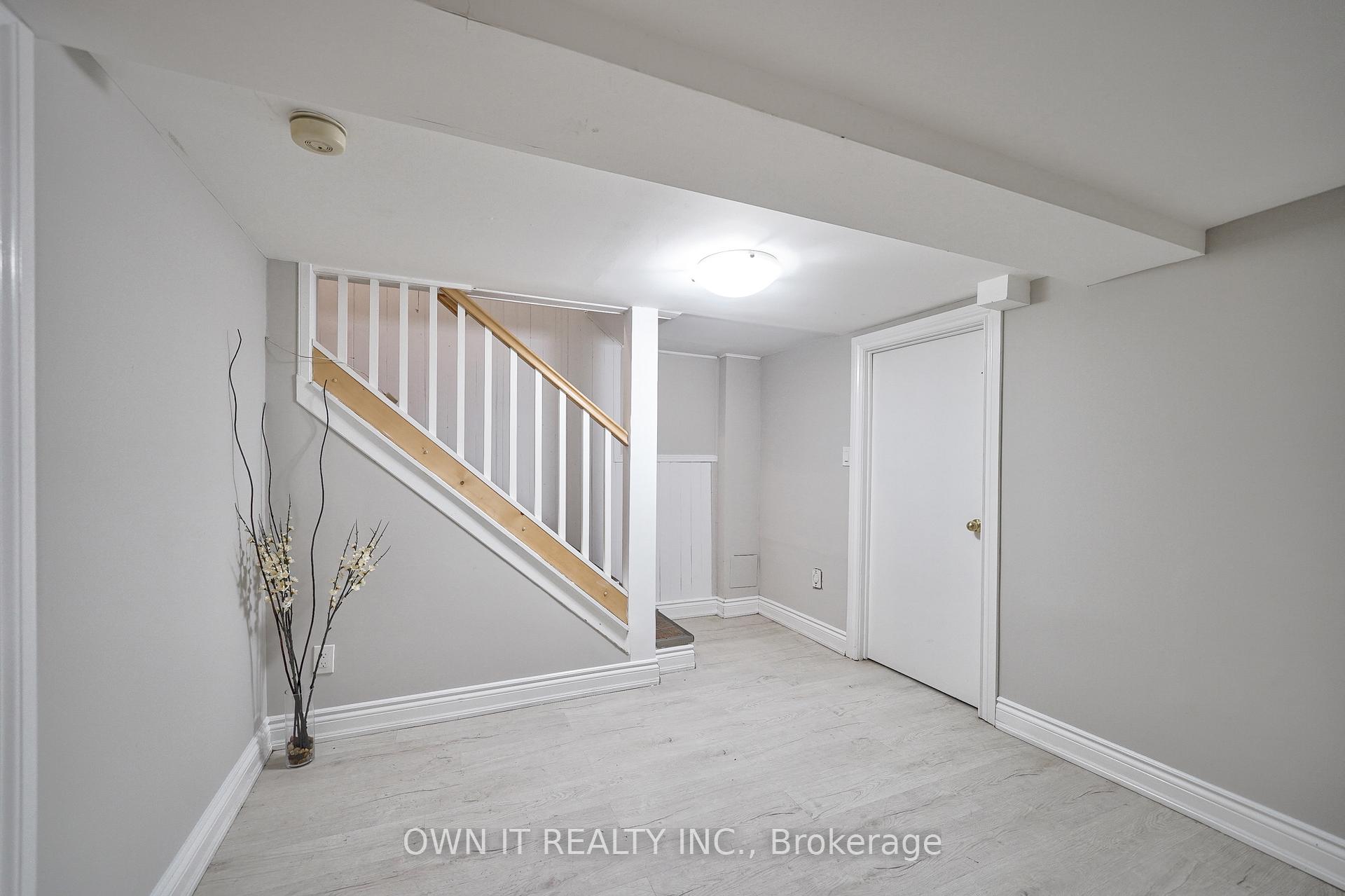 Photo 32 of 162 Allen Street E, Waterloo — HOMEH
