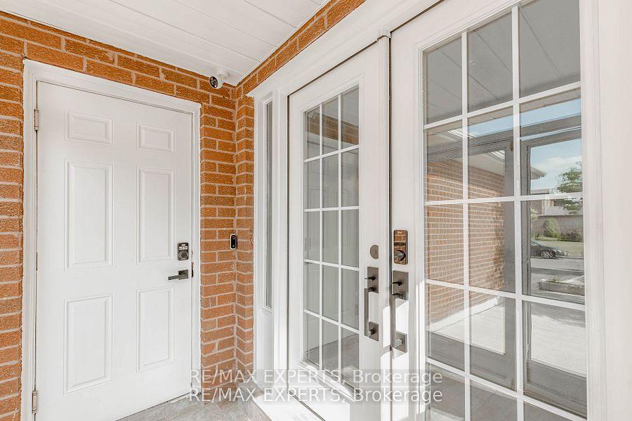 Photo 3 of 148 Lamar Street, Vaughan, Maple — HOMEH