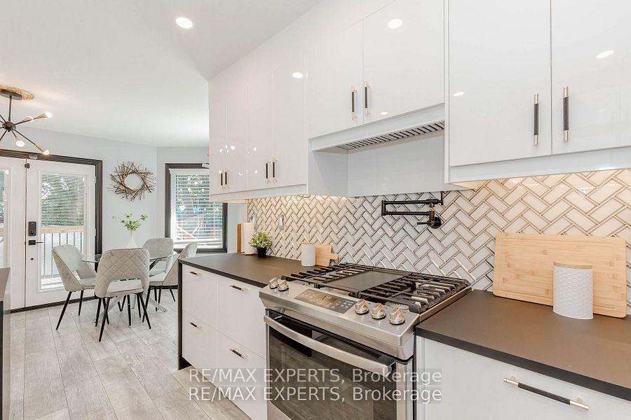 Photo 9 of 148 Lamar Street, Vaughan, Maple — HOMEH