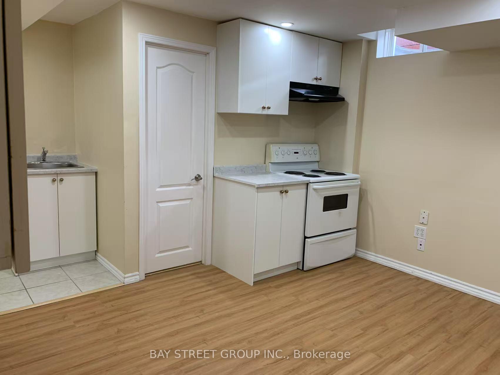 Photo 2 of 98 Foxfield Crescent, Vaughan, Patterson — HOMEH