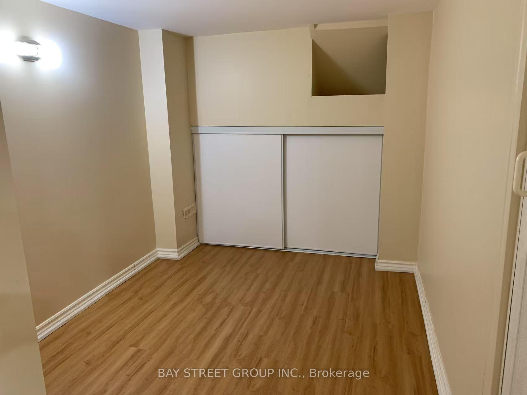 Photo 4 of 98 Foxfield Crescent, Vaughan, Patterson — HOMEH
