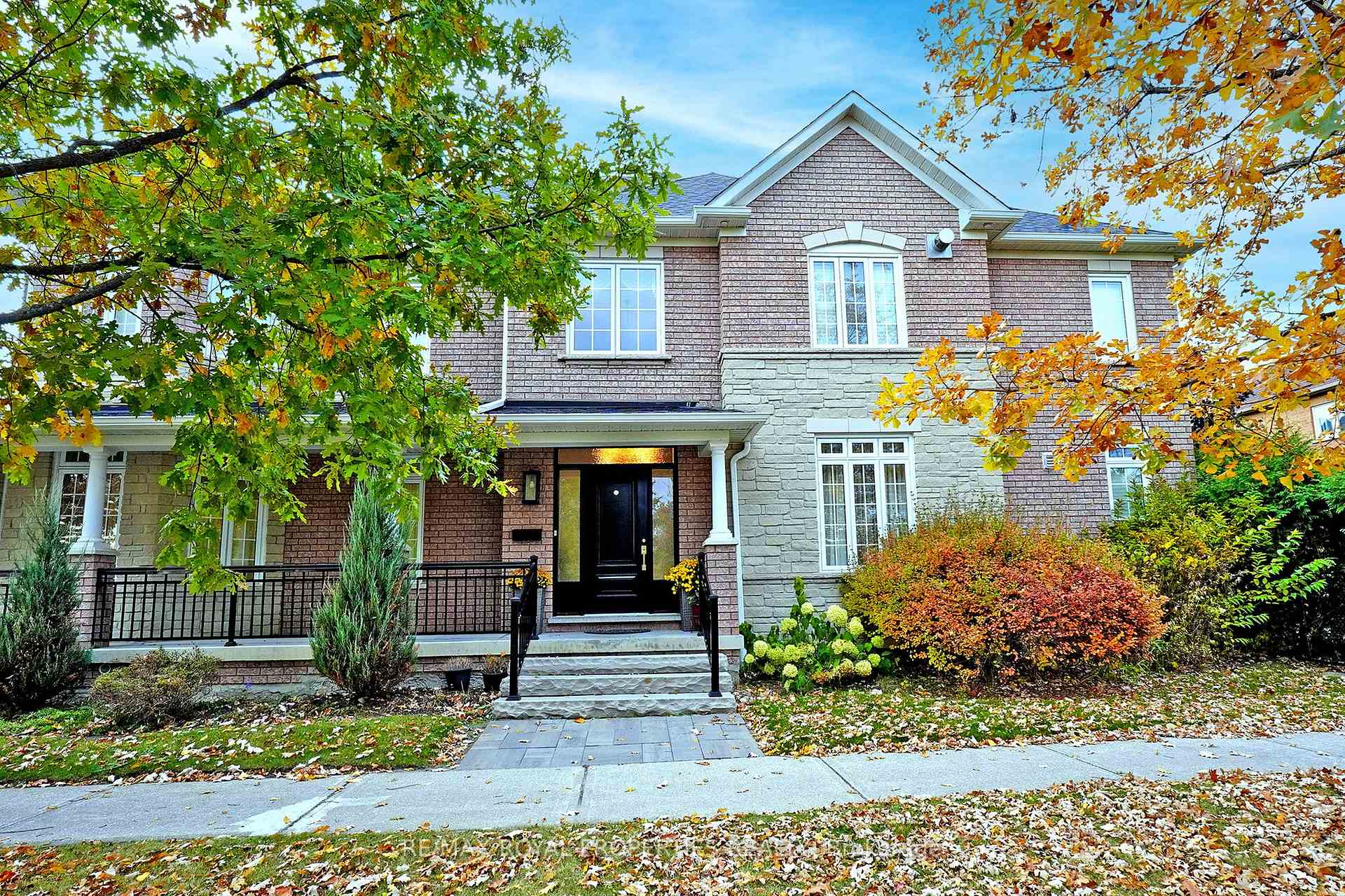 Front of 1 Silverflower Avenue